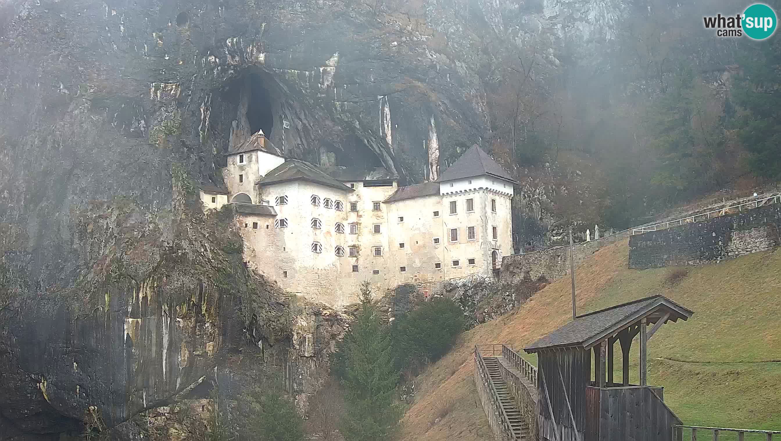 Live Webcam Grad Predjama – Château de Predjama – Postojna – Slovénie