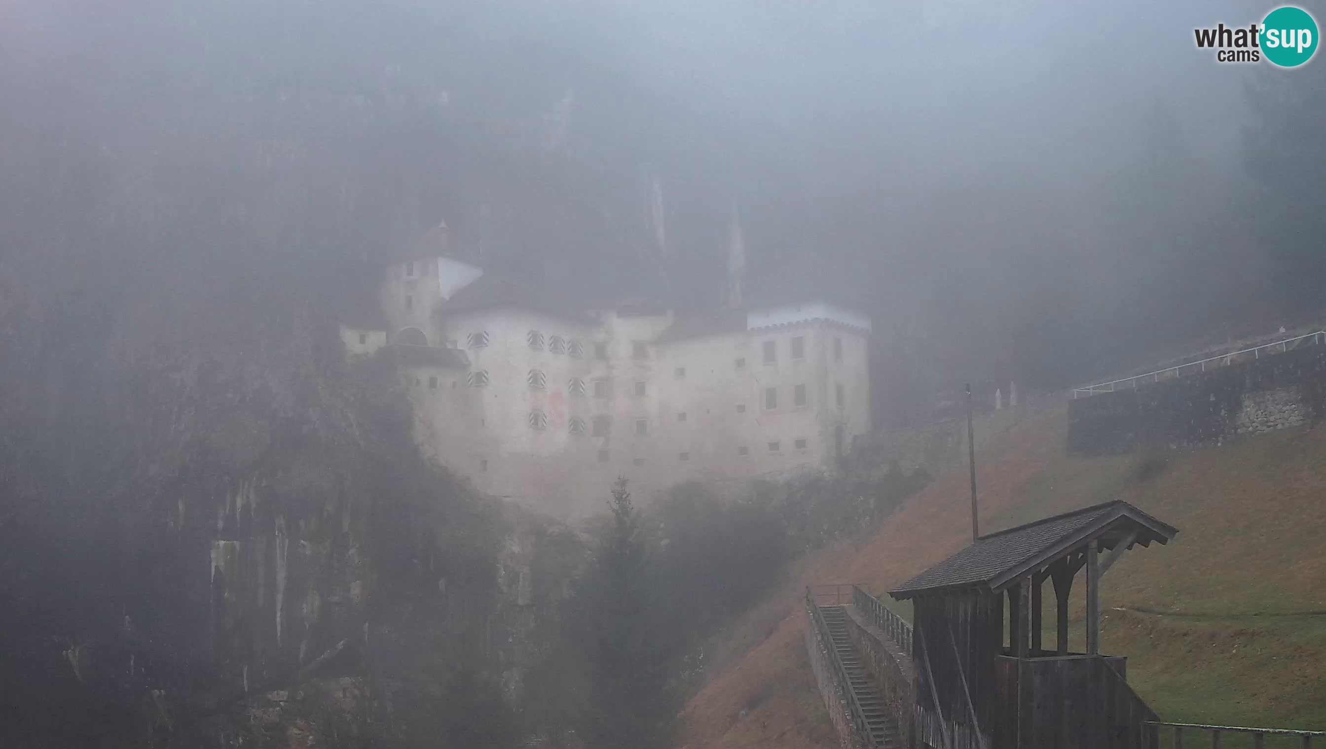 Live Webcam Grad Predjama – Château de Predjama – Postojna – Slovénie