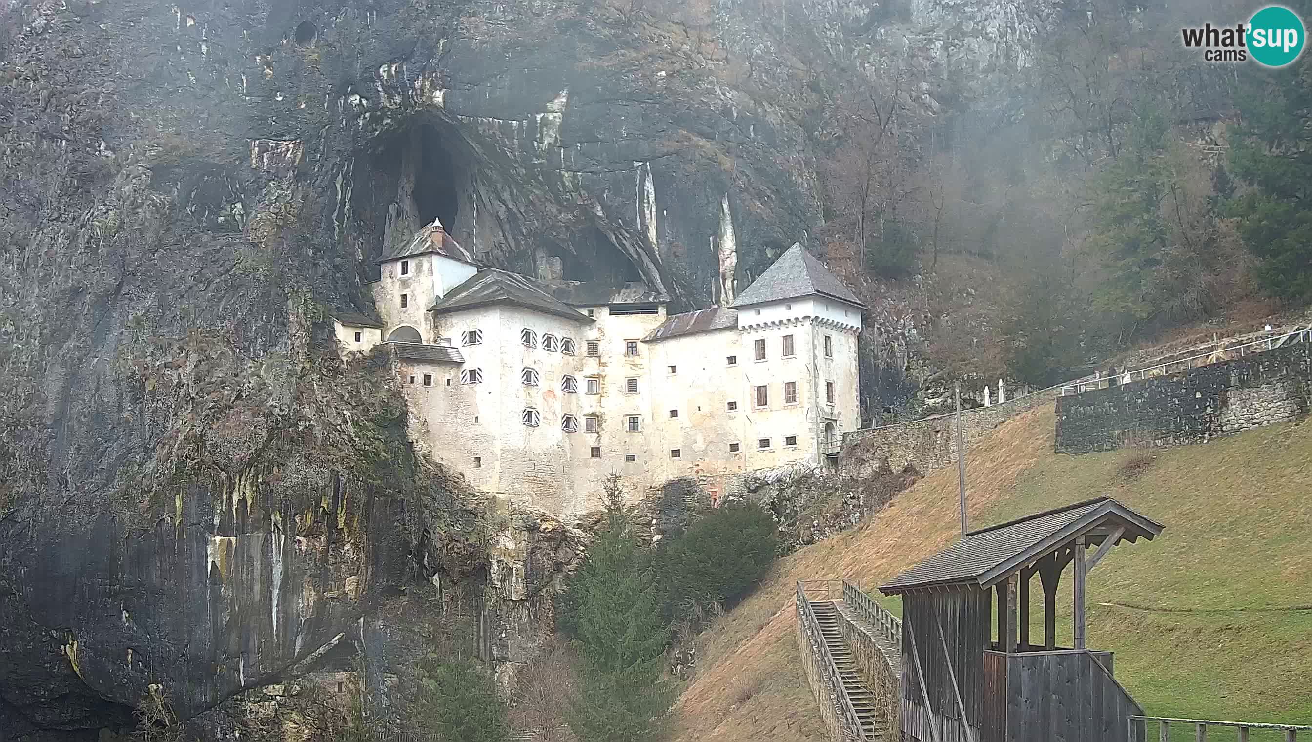 Live Webcam Grad Predjama – Château de Predjama – Postojna – Slovénie