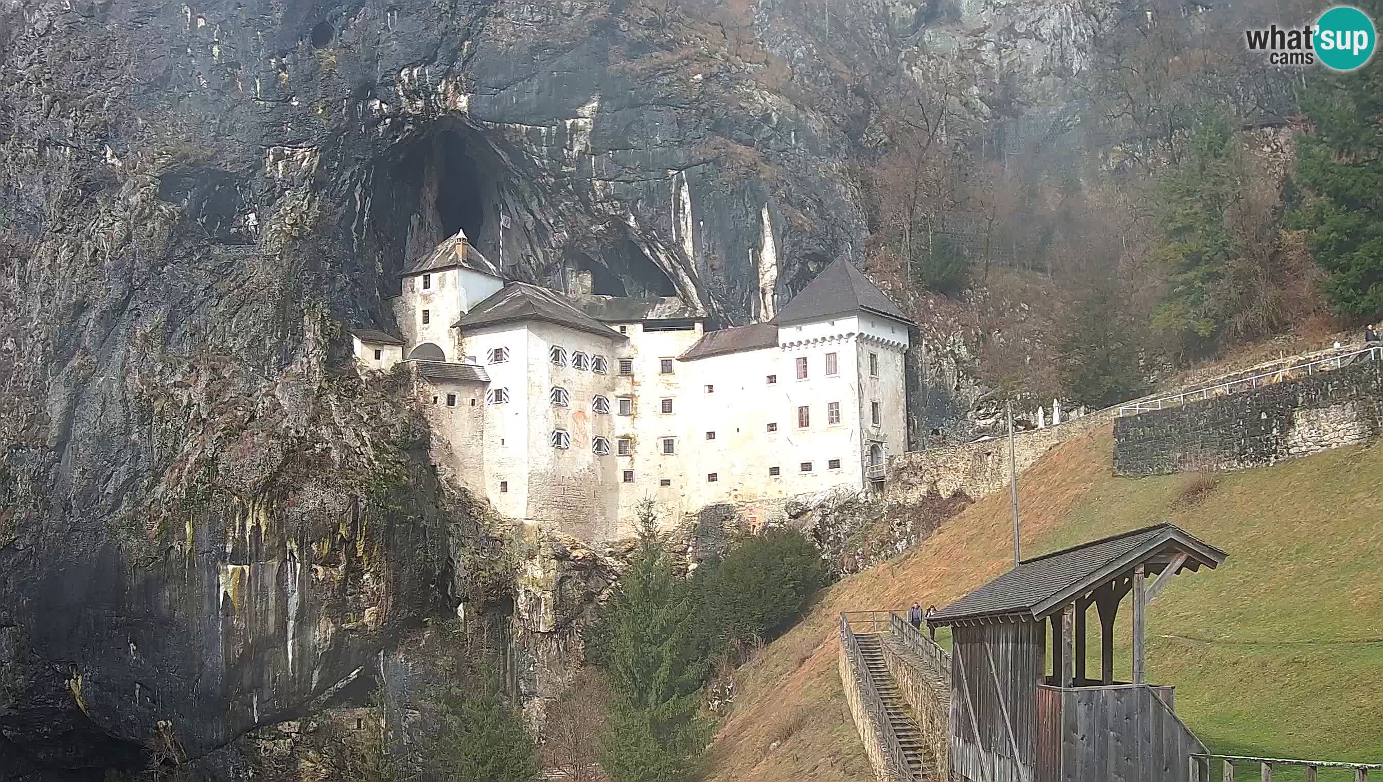Live Webcam Grad Predjama – Château de Predjama – Postojna – Slovénie