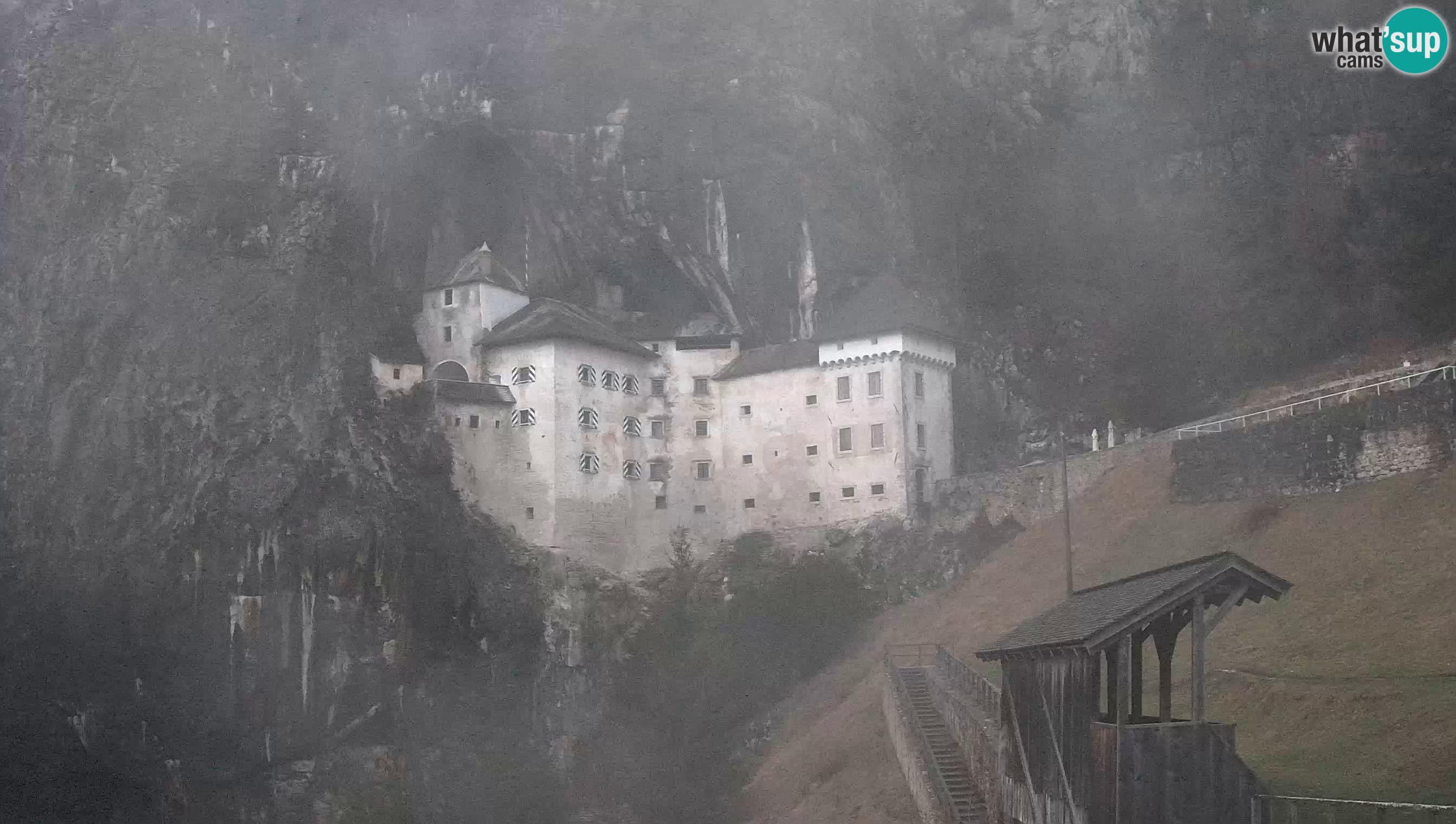 Spletna kamera Predjamski grad – Grad Predjama – Postojna