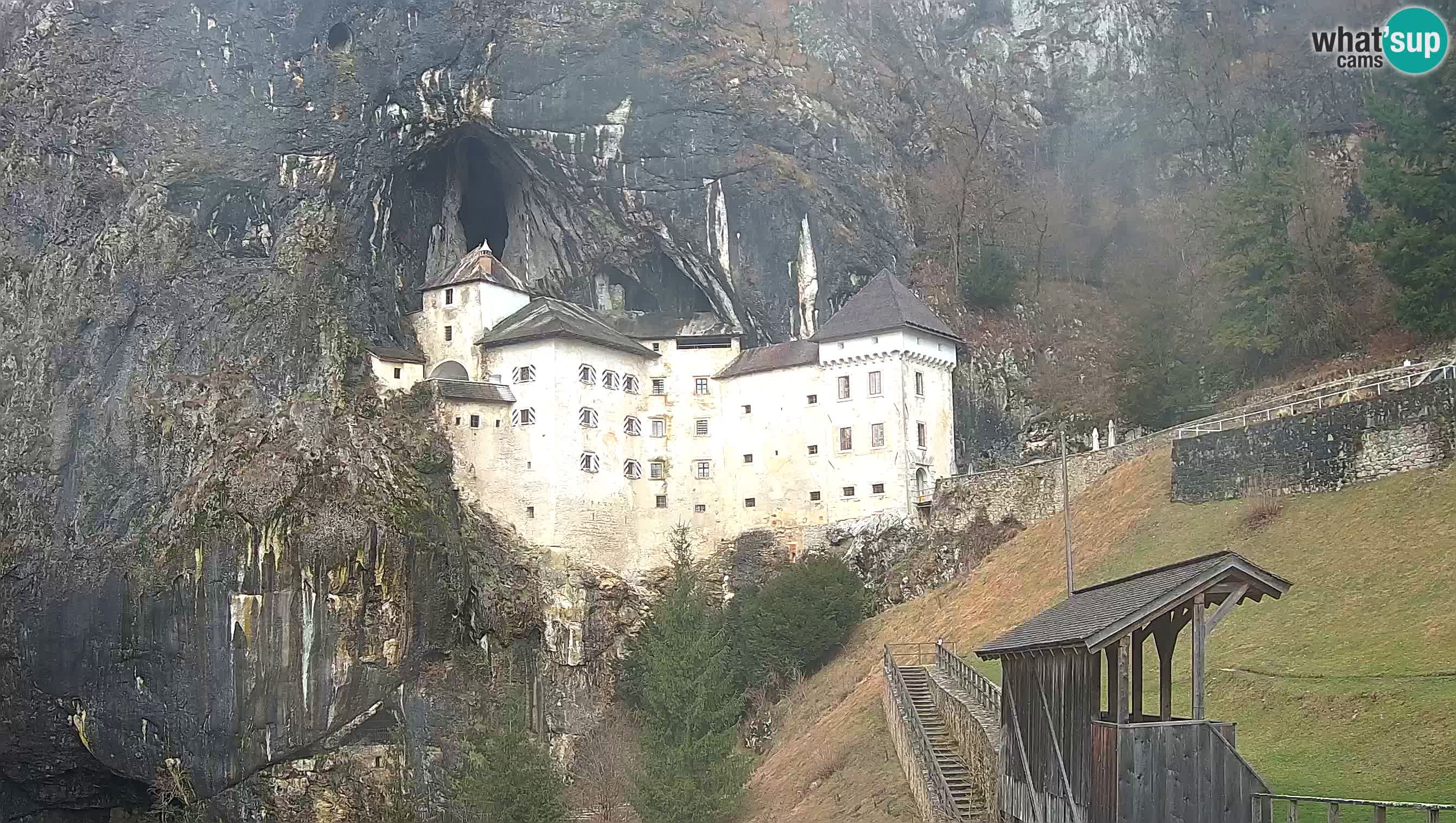 Live Webcam Höhlenburg Predjama – Postojna – Slowenien
