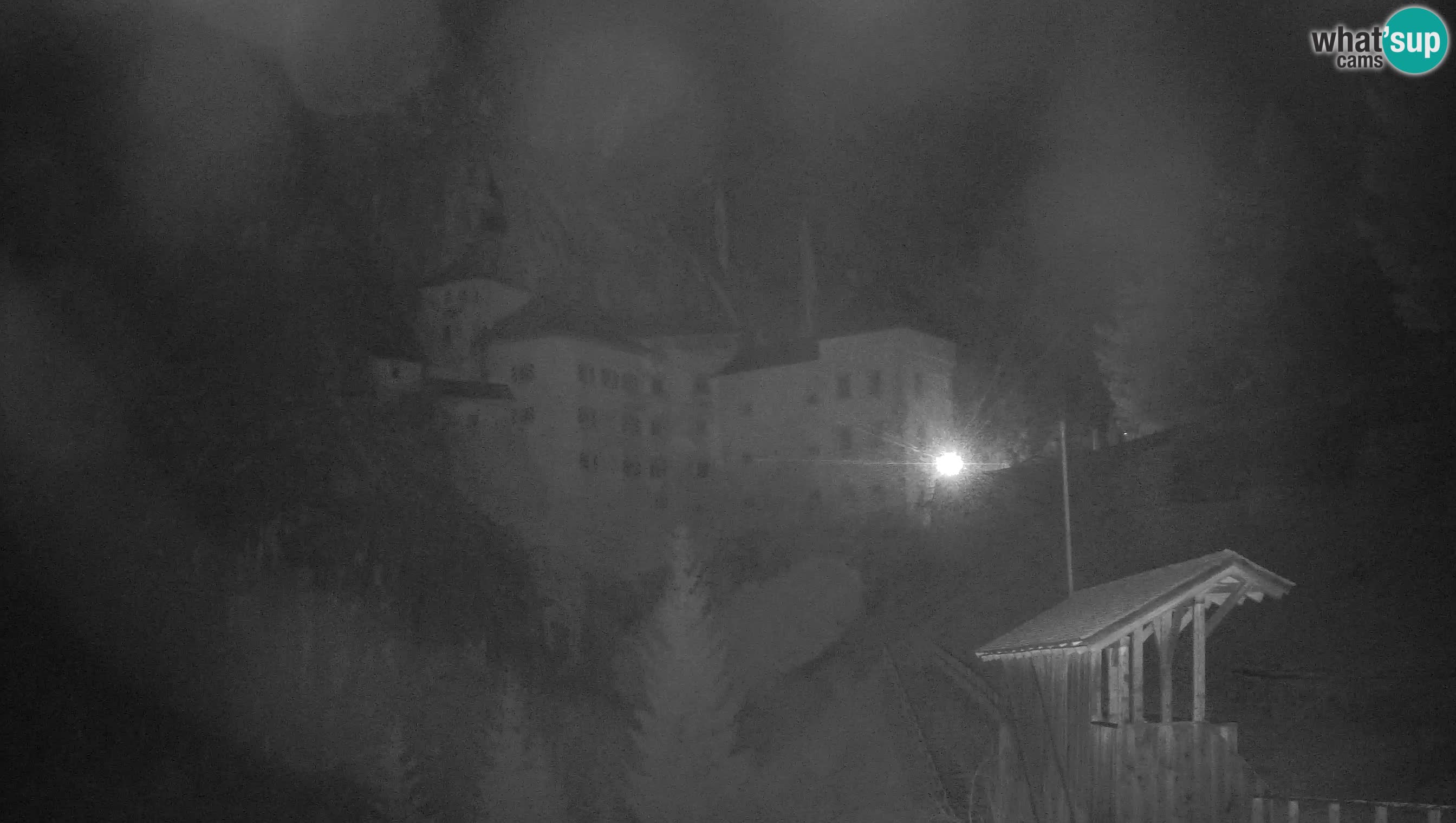 Spletna kamera Predjamski grad – Grad Predjama – Postojna