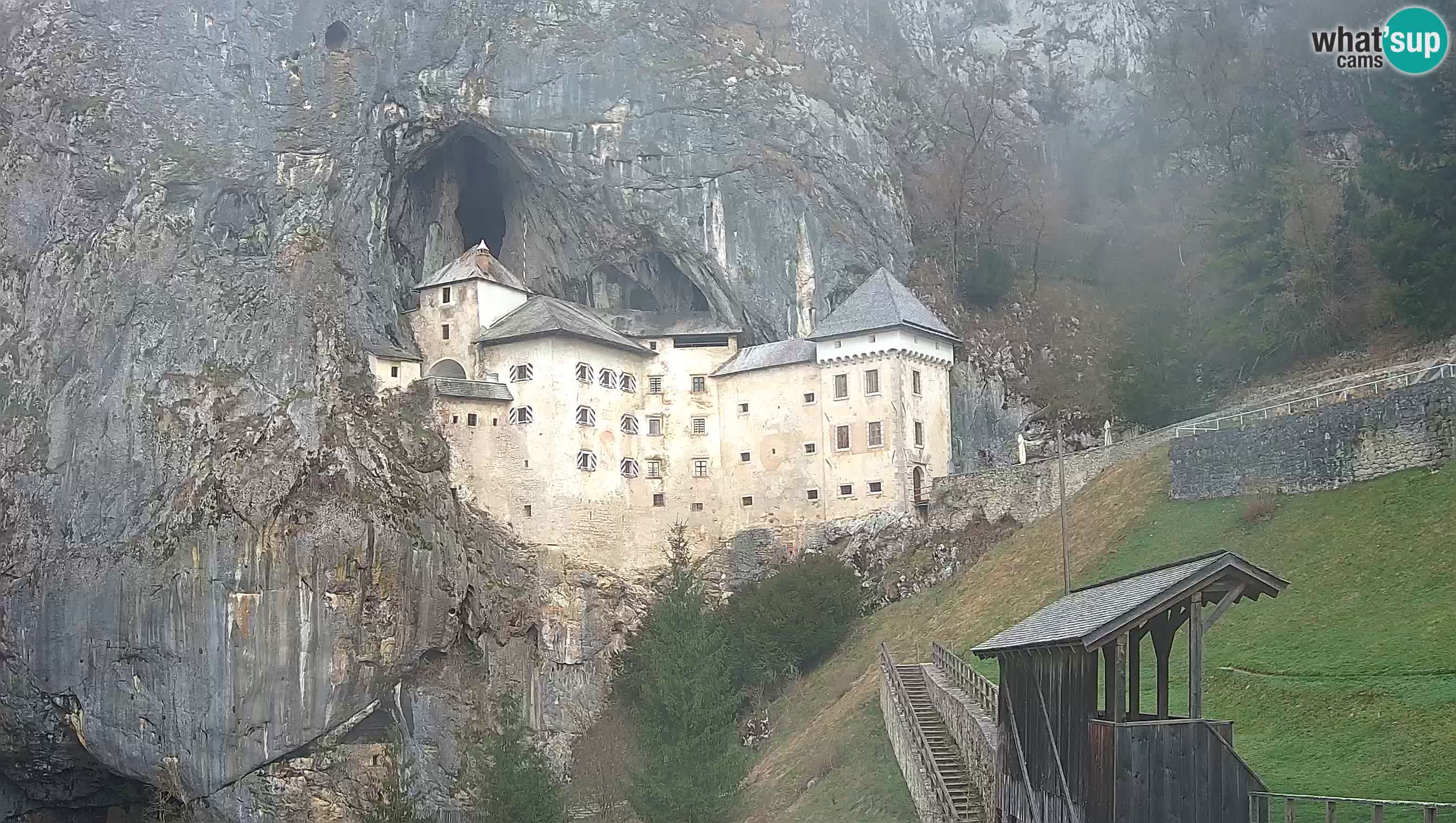Live Webcam Grad Predjama – Château de Predjama – Postojna – Slovénie