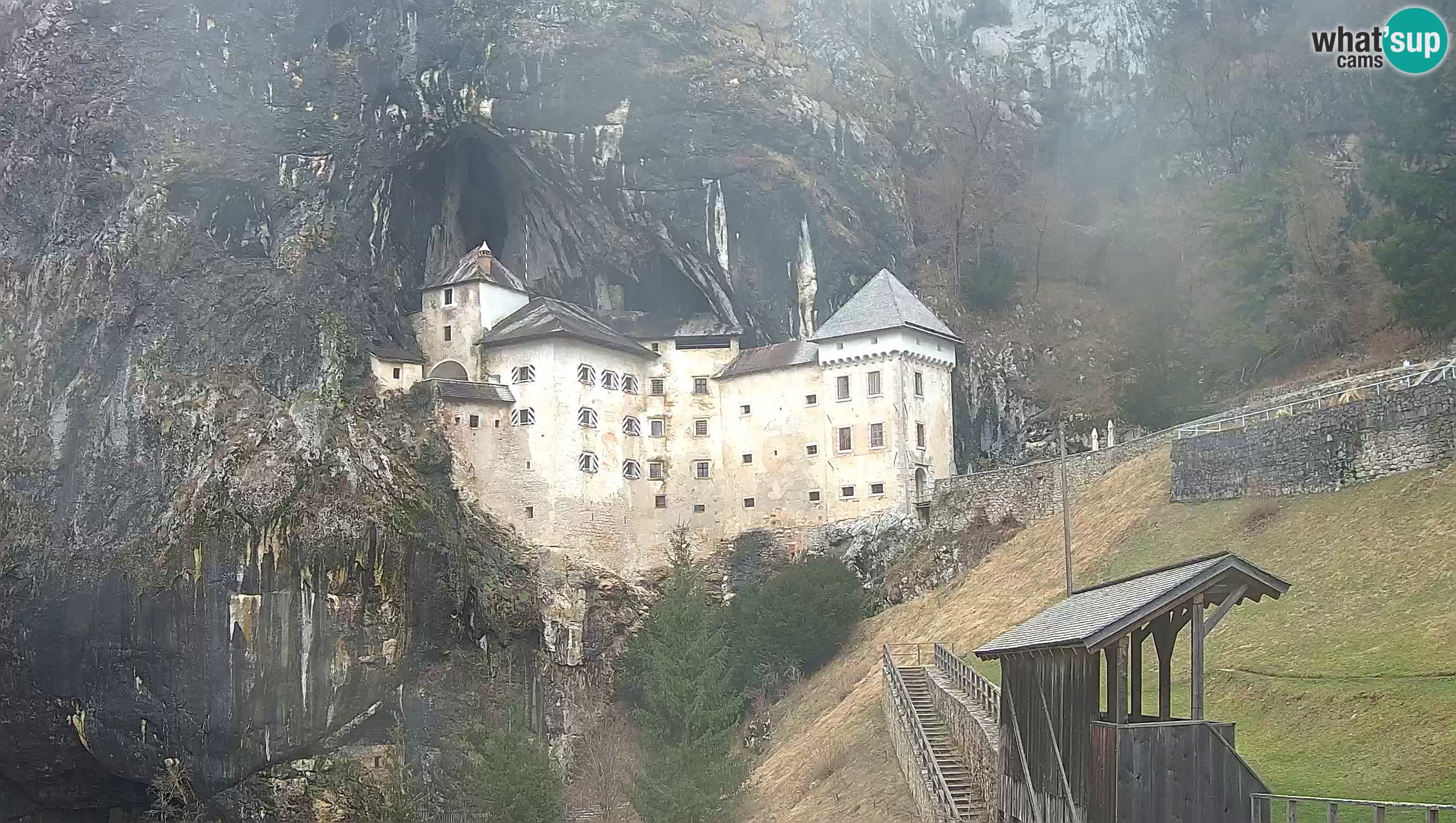 Live Webcam Höhlenburg Predjama – Postojna – Slowenien