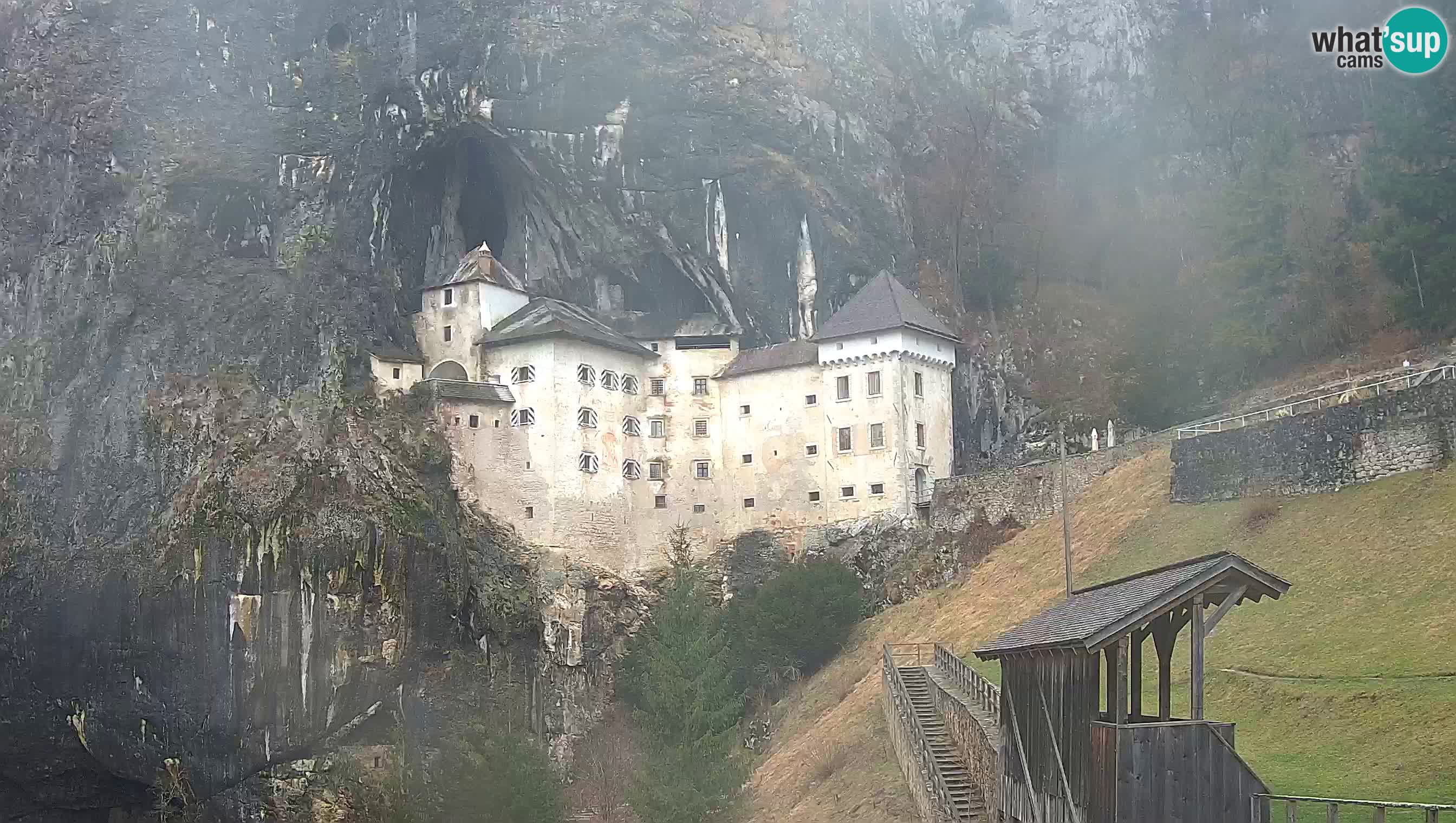 Live Webcam Grad Predjama – Château de Predjama – Postojna – Slovénie