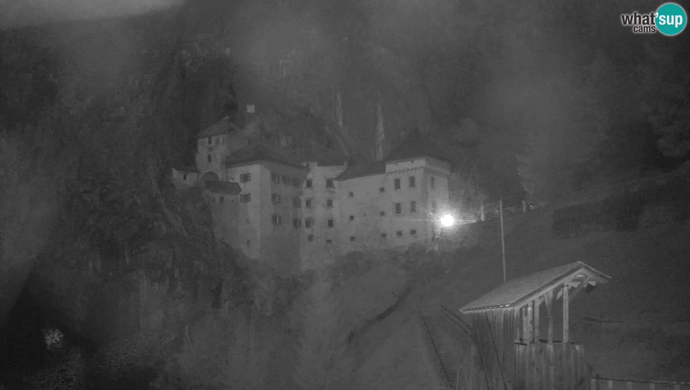 Spletna kamera Predjamski grad – Grad Predjama – Postojna