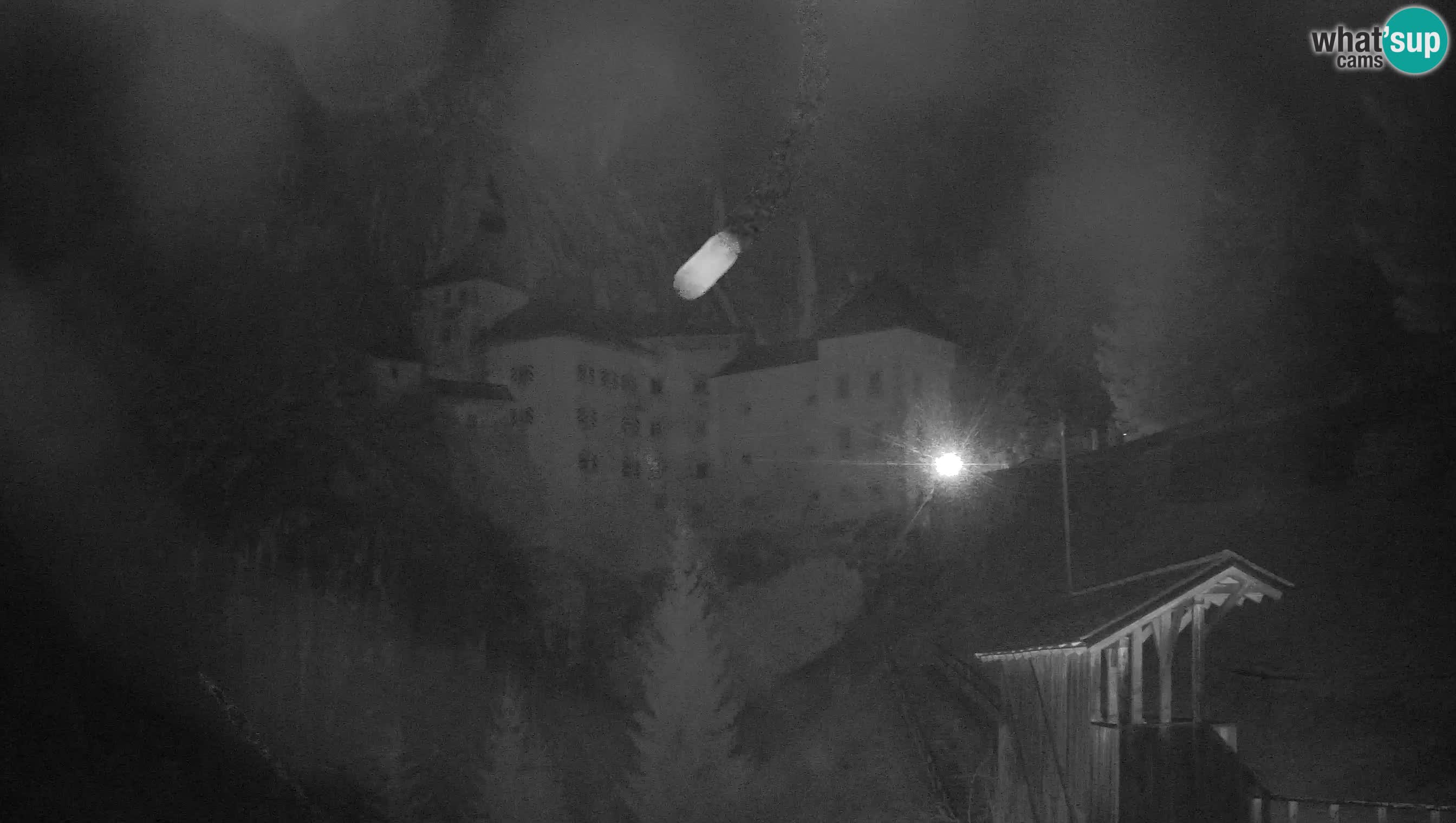 Spletna kamera Predjamski grad – Grad Predjama – Postojna