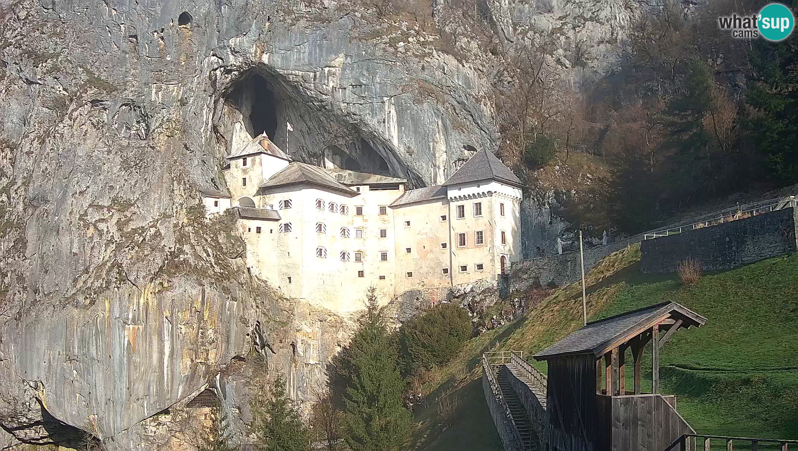 Live Webcam Grad Predjama – Château de Predjama – Postojna – Slovénie