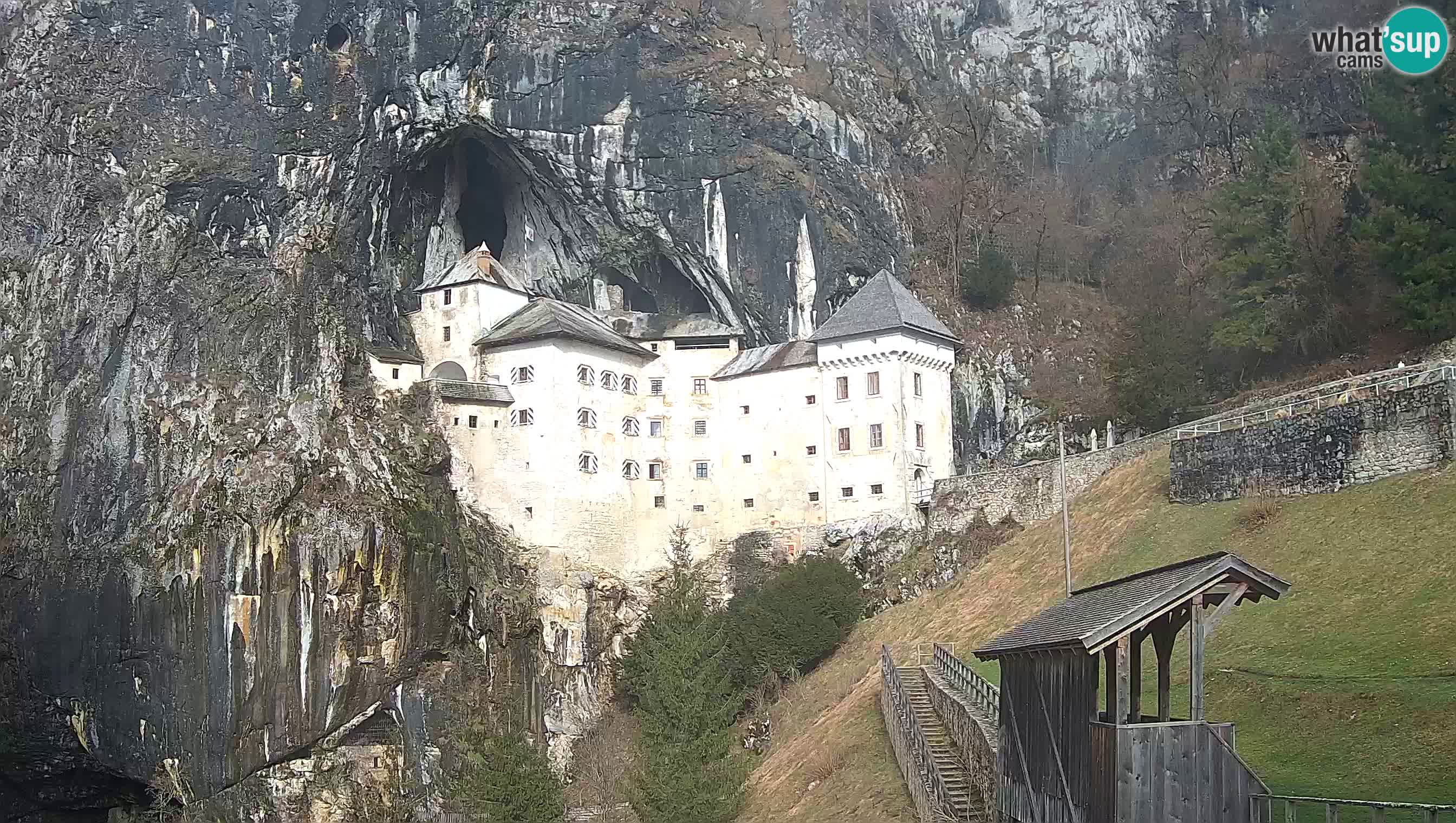 Live Webcam Grad Predjama – Château de Predjama – Postojna – Slovénie