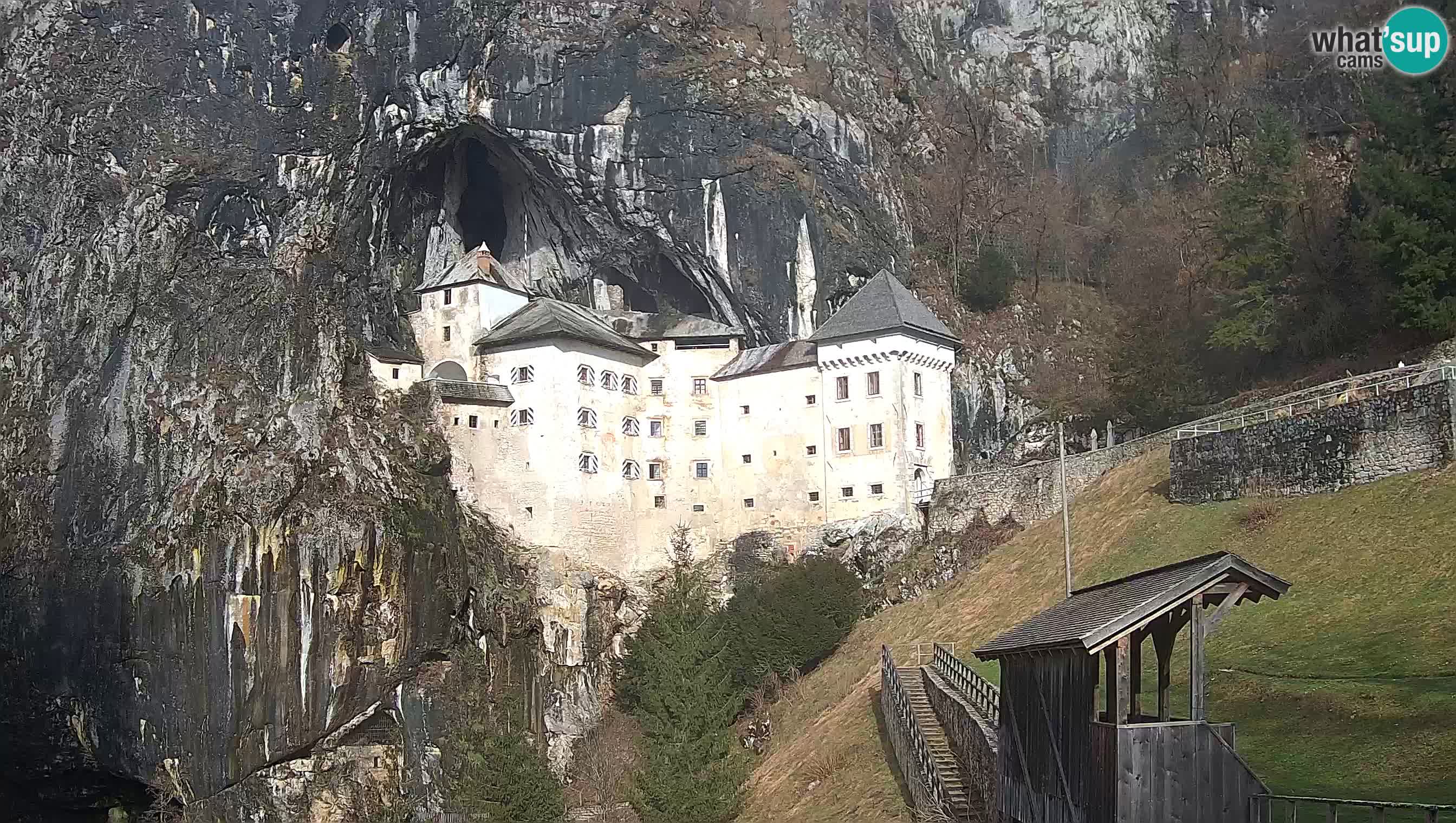 Live Webcam Grad Predjama – Château de Predjama – Postojna – Slovénie