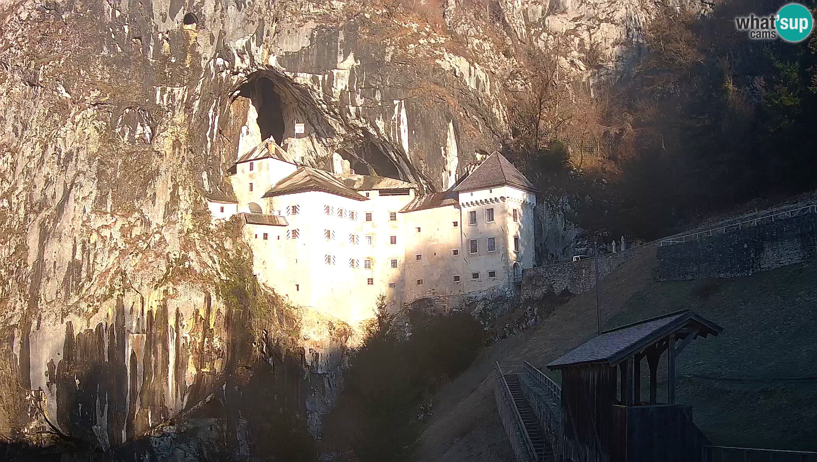 Web kamera Predjamski dvorac – Postojna – Slovenija