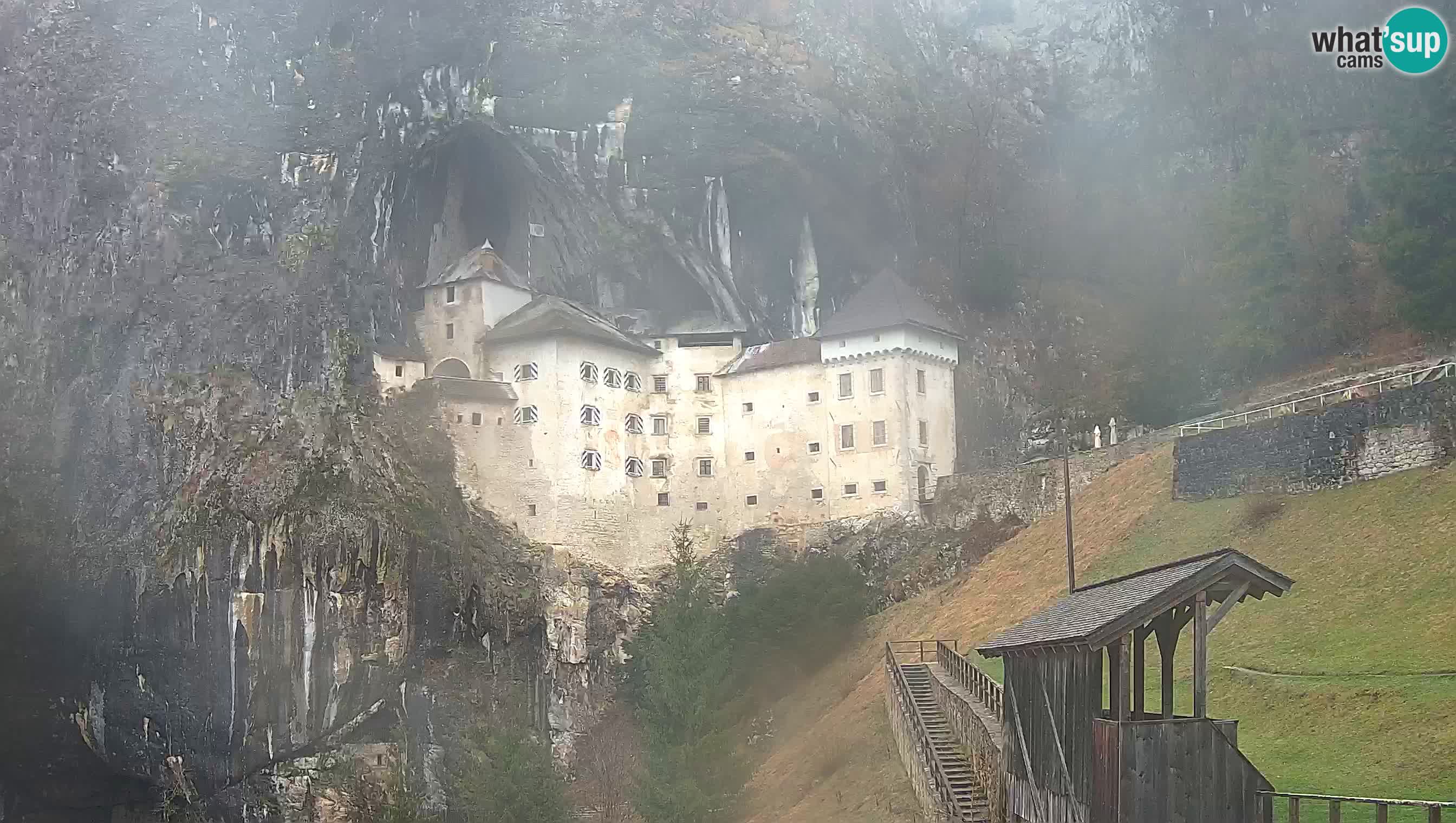 Live Webcam Höhlenburg Predjama – Postojna – Slowenien
