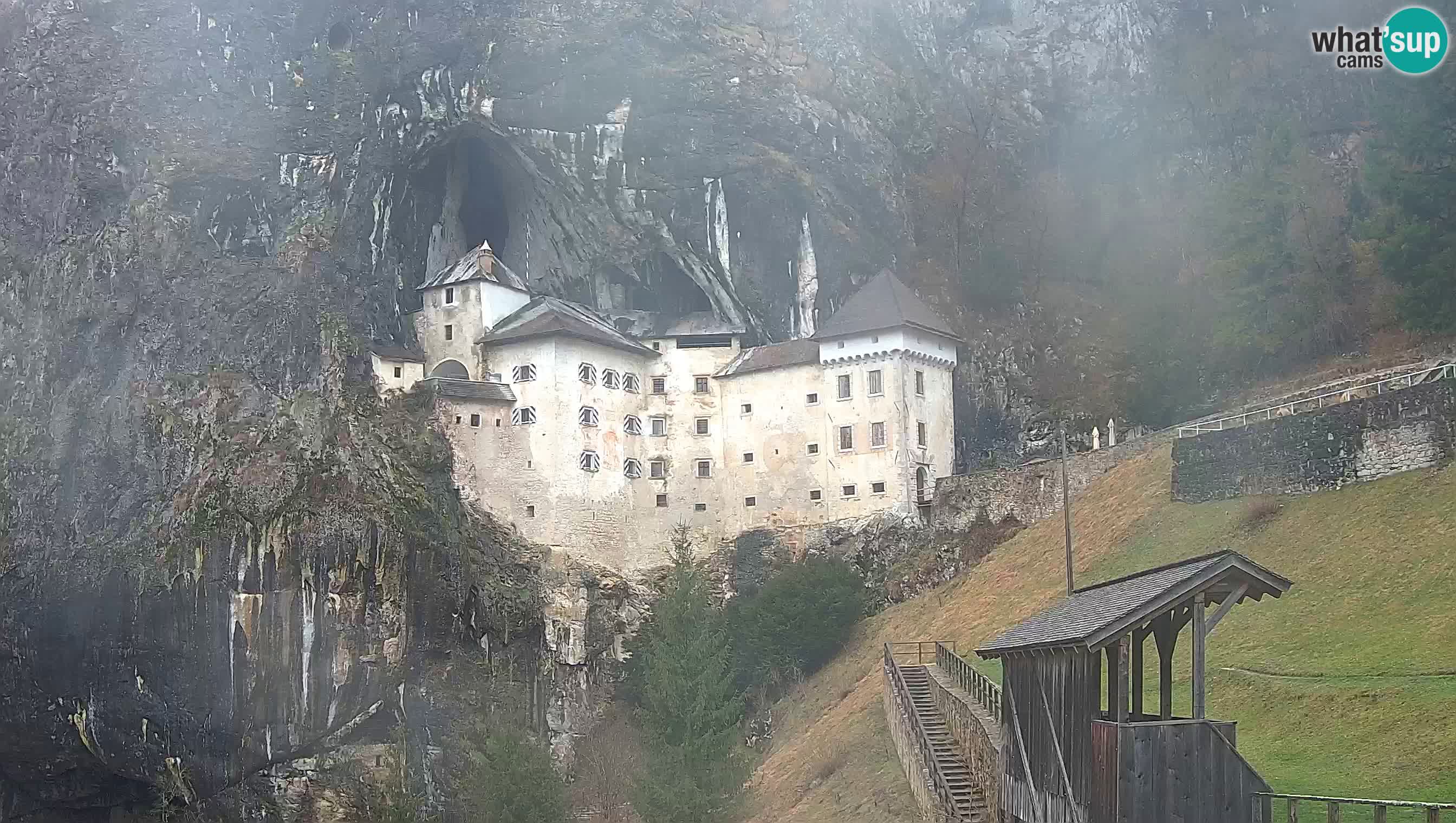 Live Webcam Grad Predjama – Château de Predjama – Postojna – Slovénie