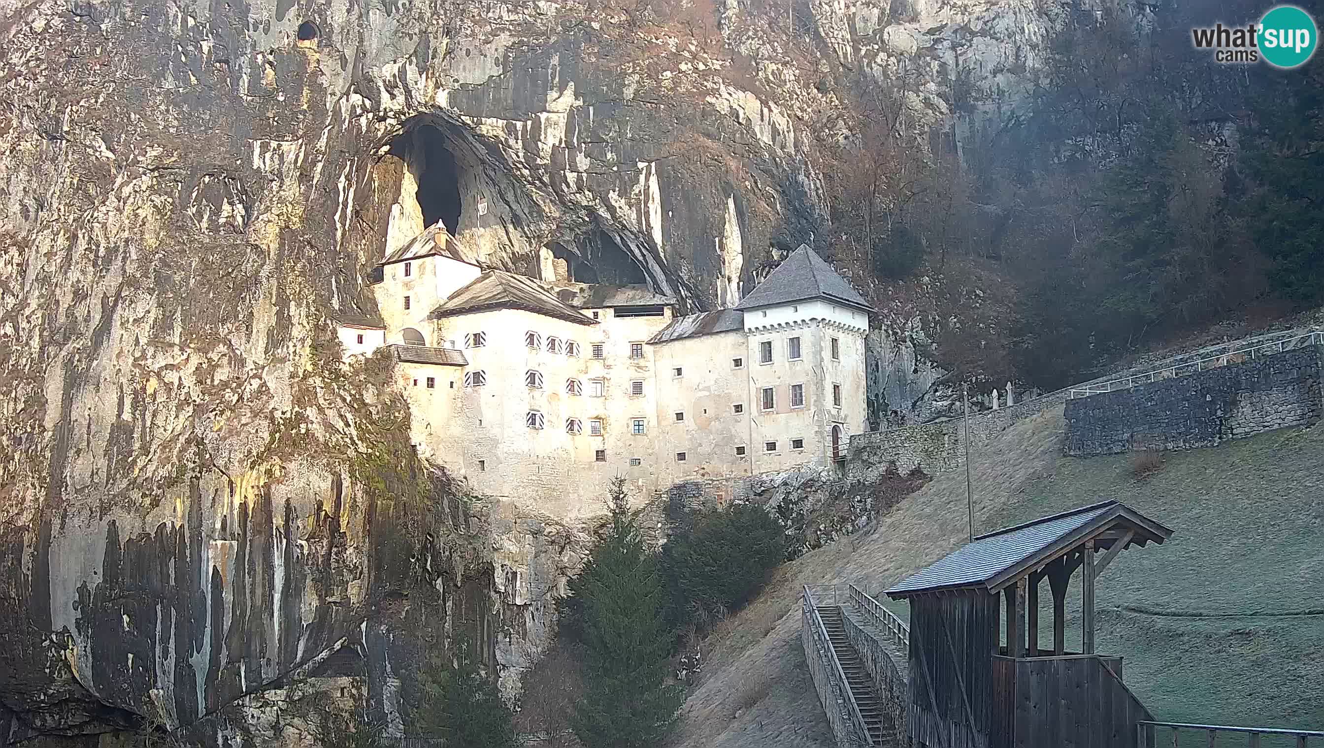 Web kamera Predjamski dvorac – Postojna – Slovenija