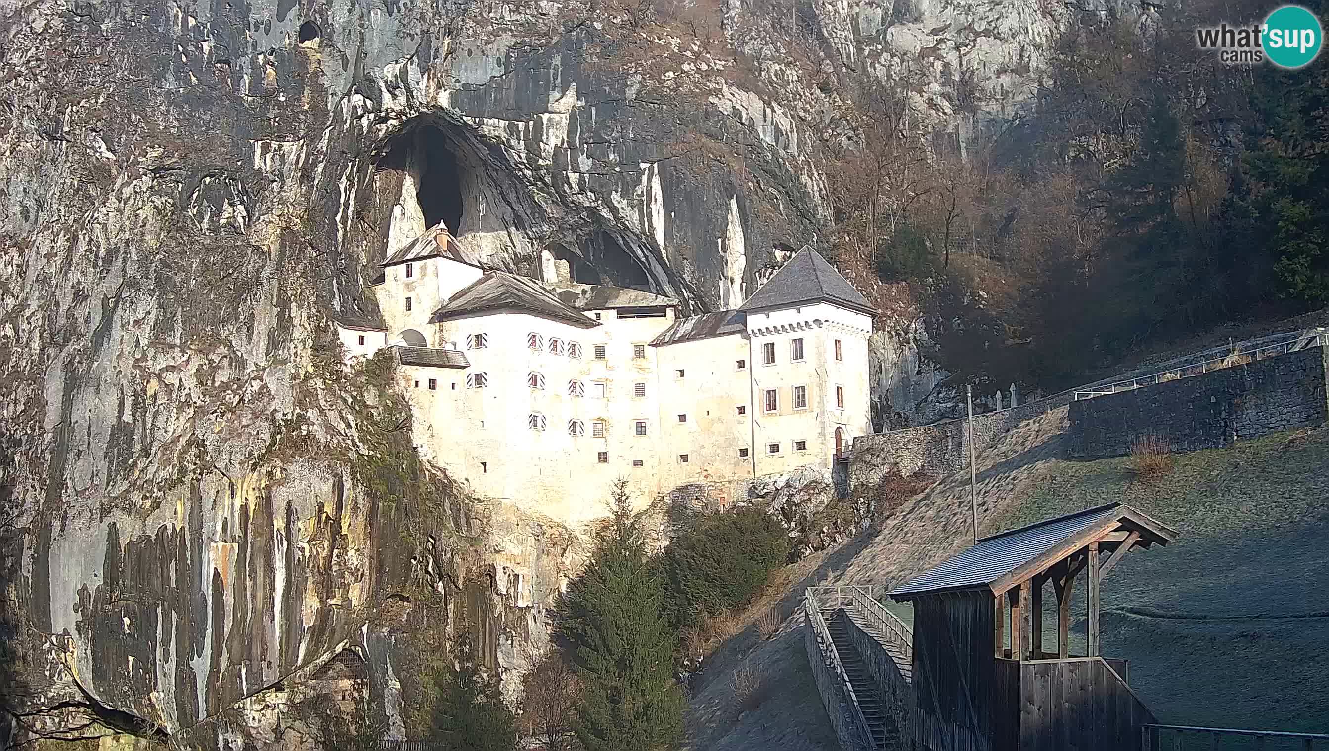 Live Webcam Grad Predjama – Château de Predjama – Postojna – Slovénie