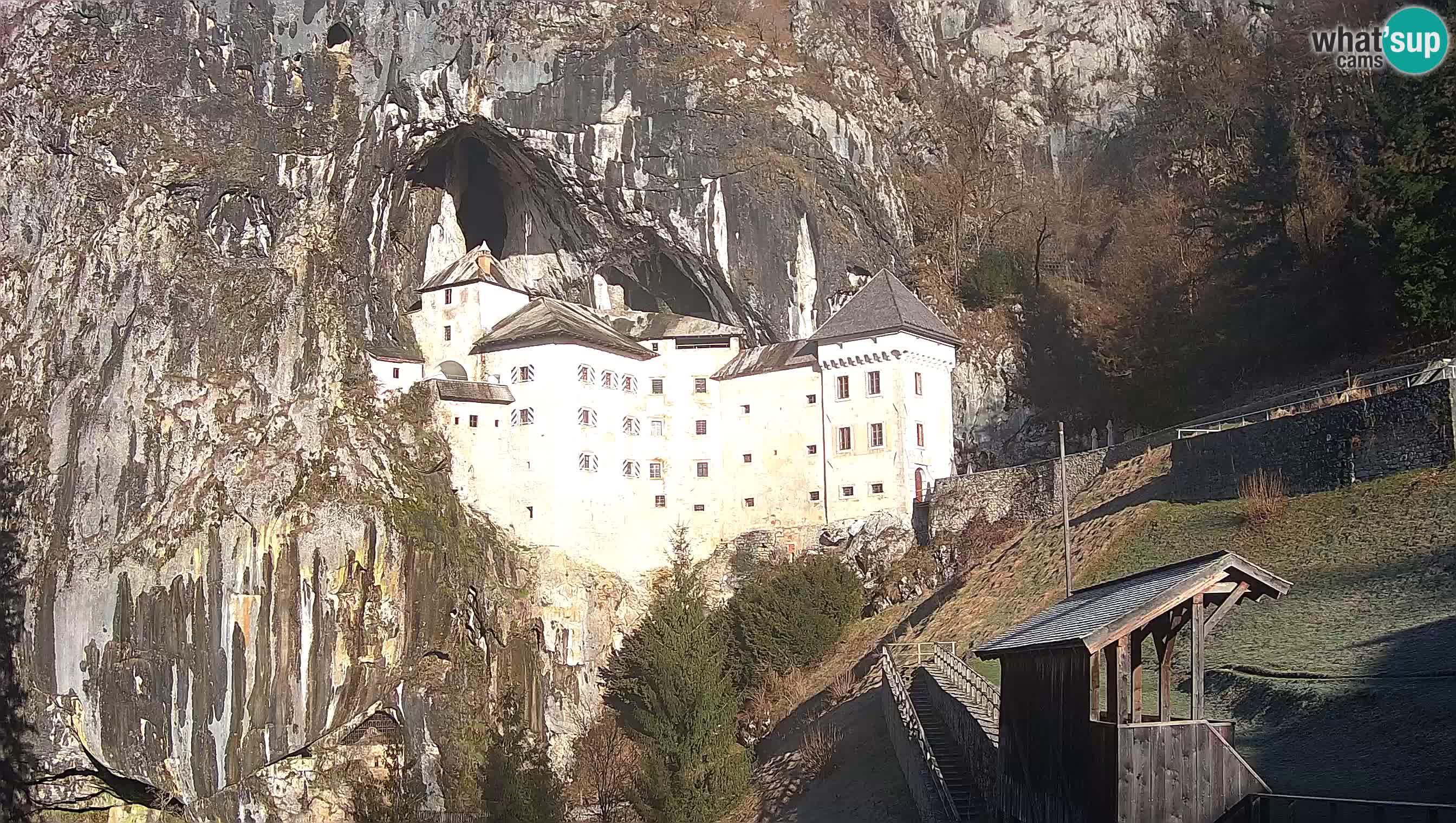 Live Webcam Höhlenburg Predjama – Postojna – Slowenien