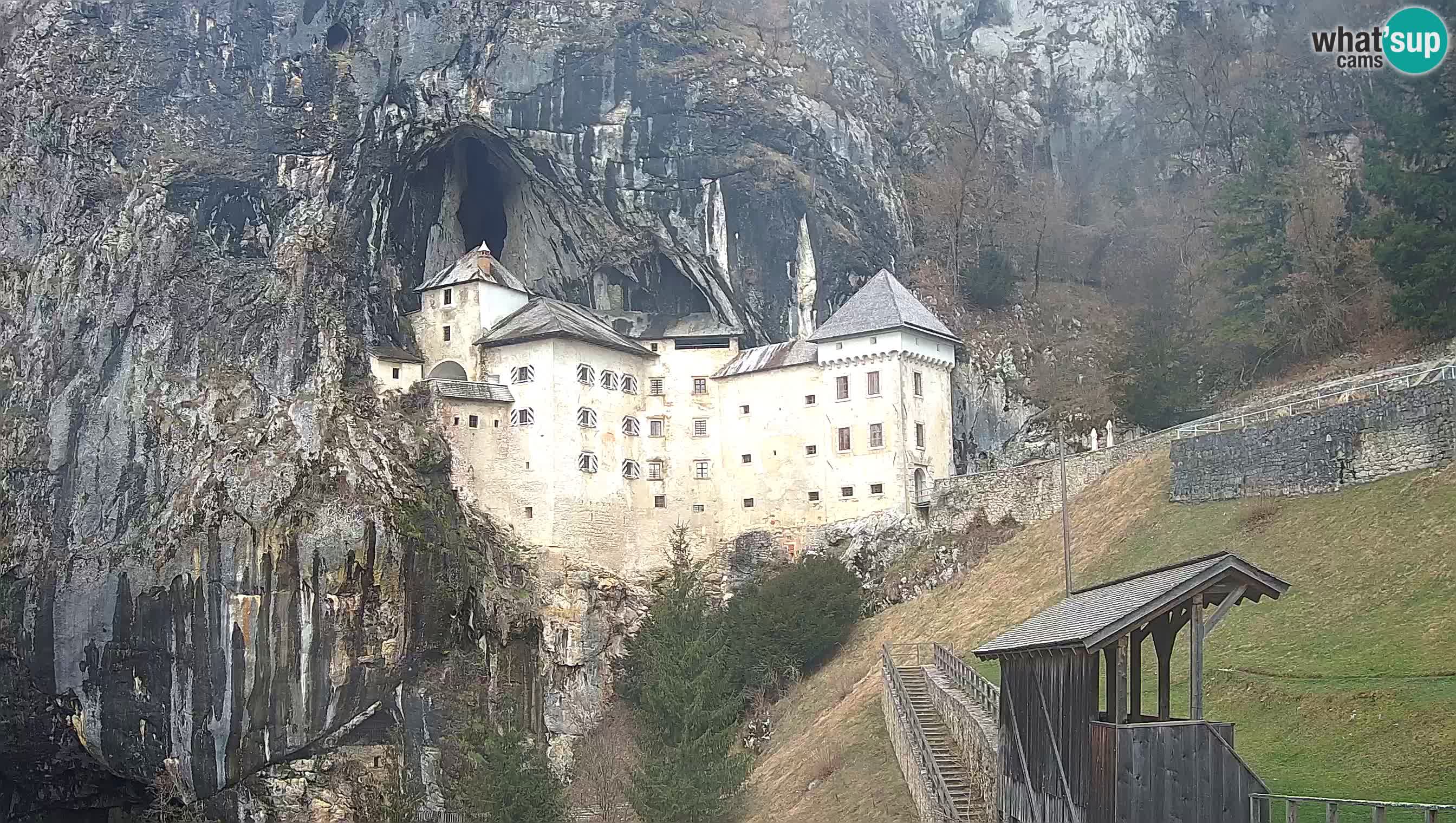 Web kamera Predjamski dvorac – Postojna – Slovenija
