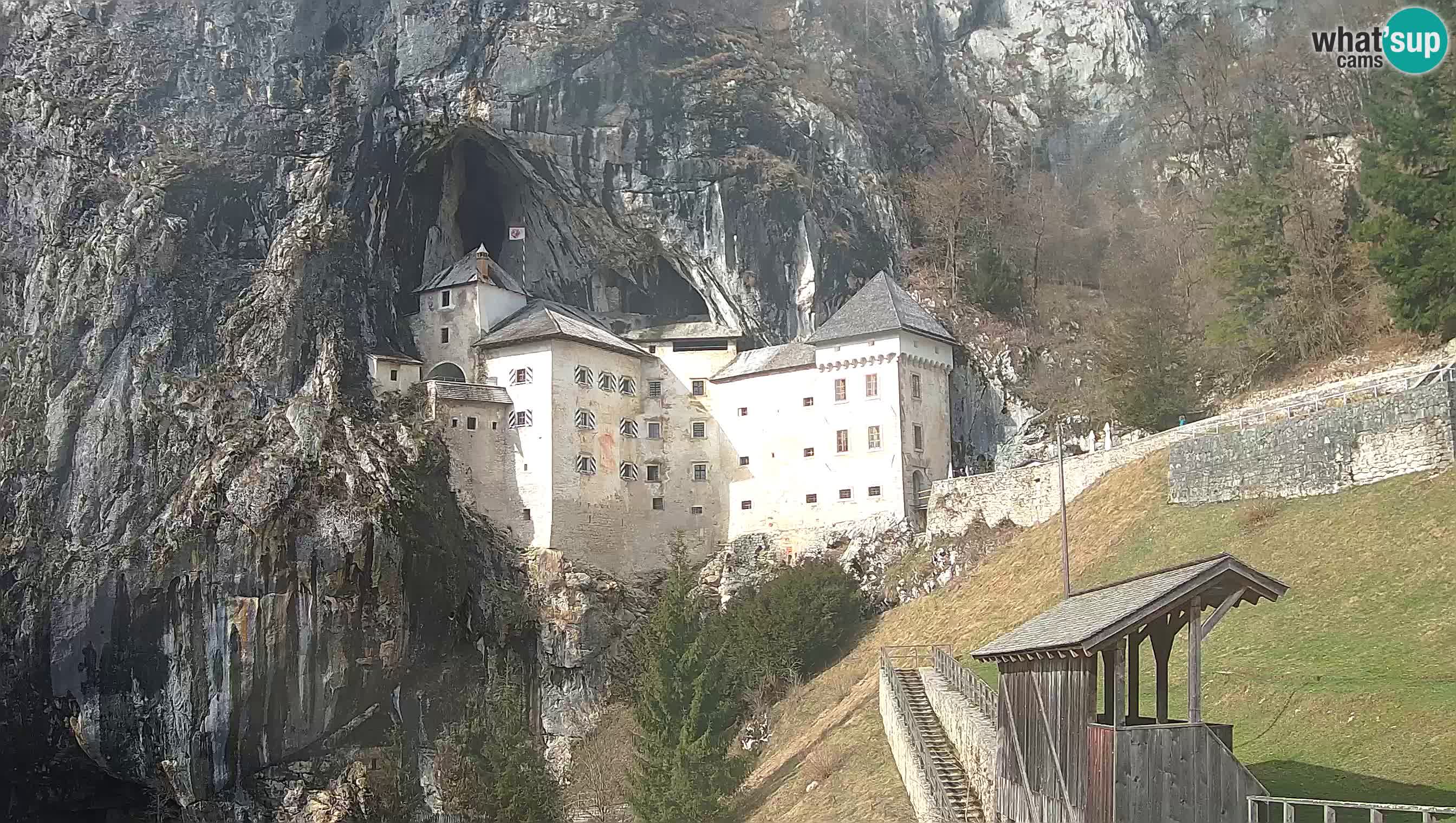 Web kamera Predjamski dvorac – Postojna – Slovenija