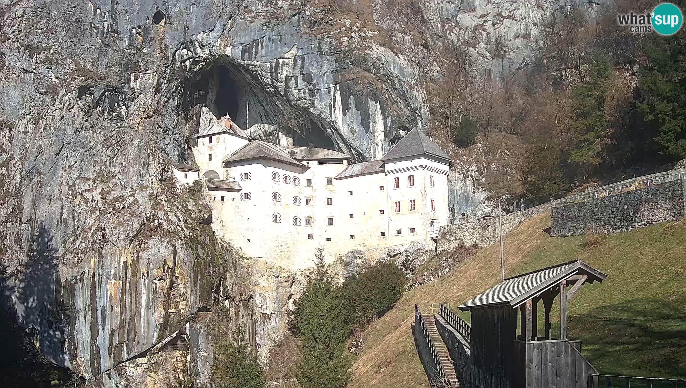 Live Webcam Höhlenburg Predjama – Postojna – Slowenien