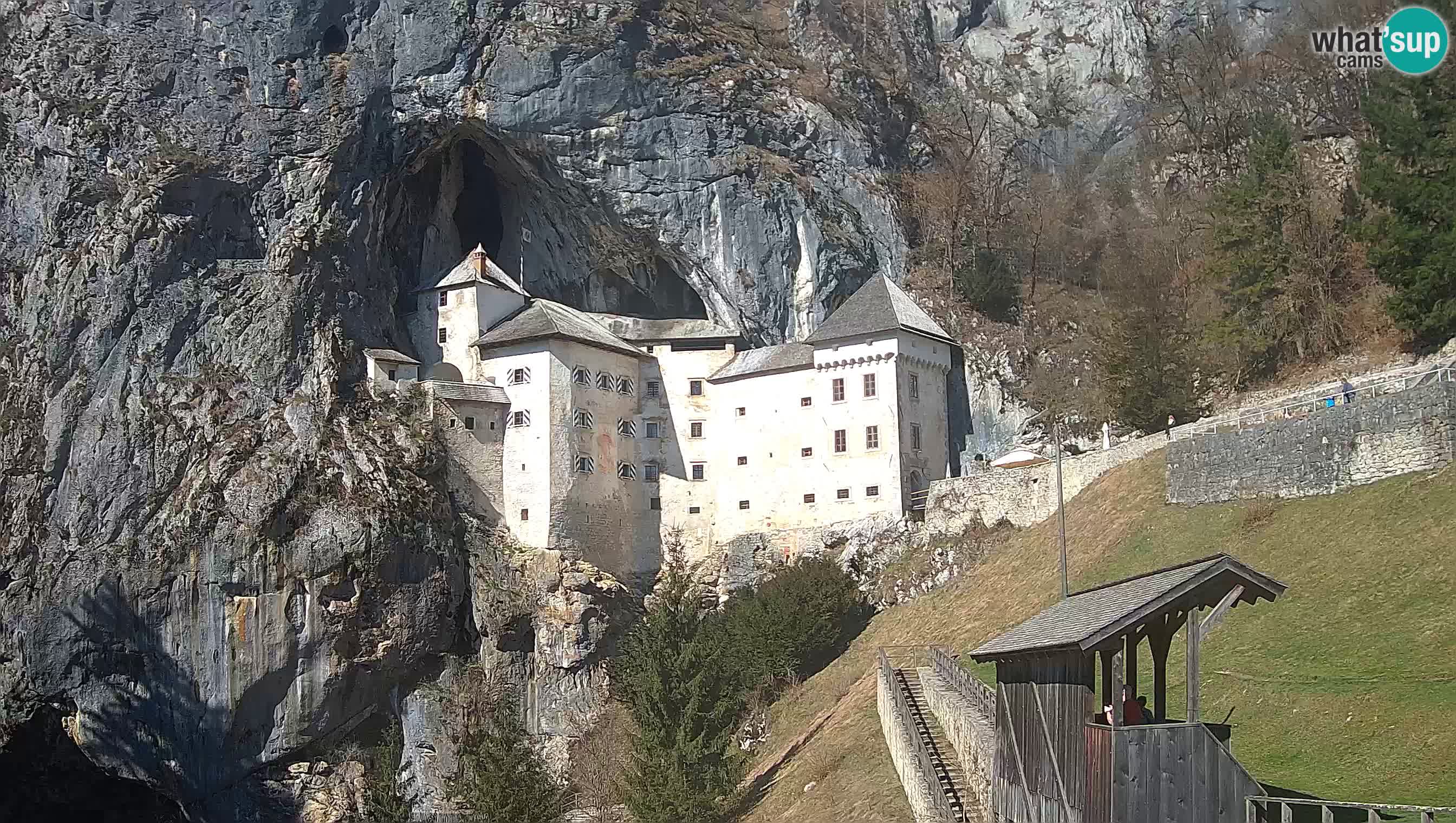 Web kamera Predjamski dvorac – Postojna – Slovenija