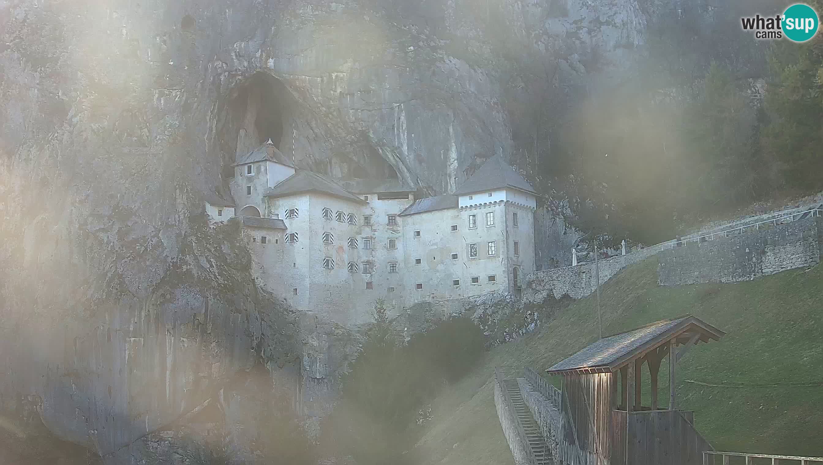 Live Webcam Grad Predjama – Château de Predjama – Postojna – Slovénie
