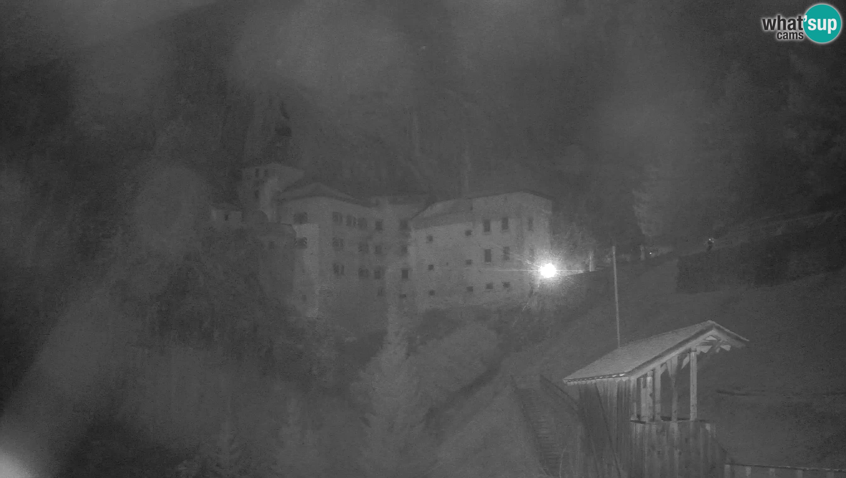 Spletna kamera Predjamski grad – Grad Predjama – Postojna