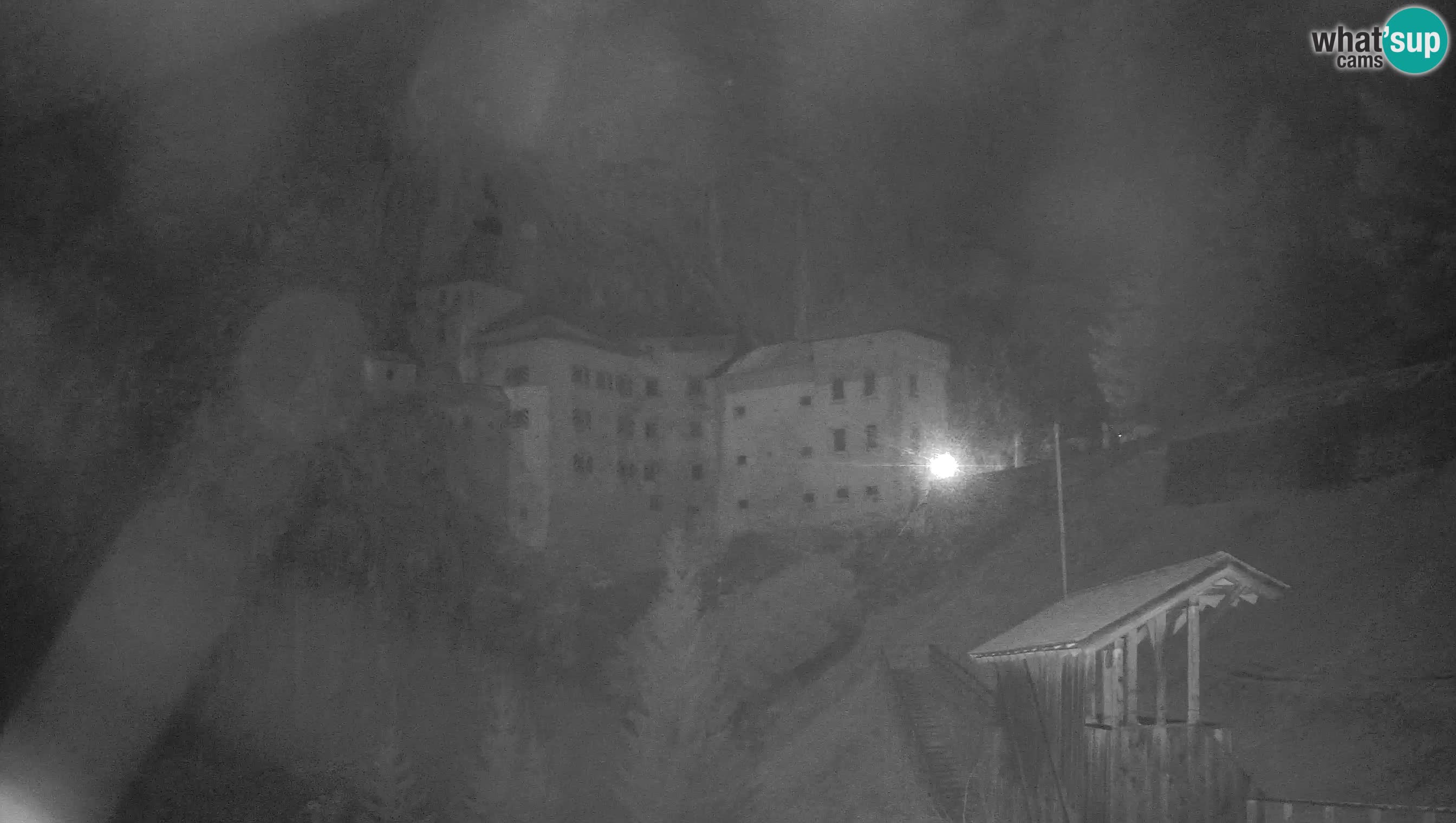 Spletna kamera Predjamski grad – Grad Predjama – Postojna