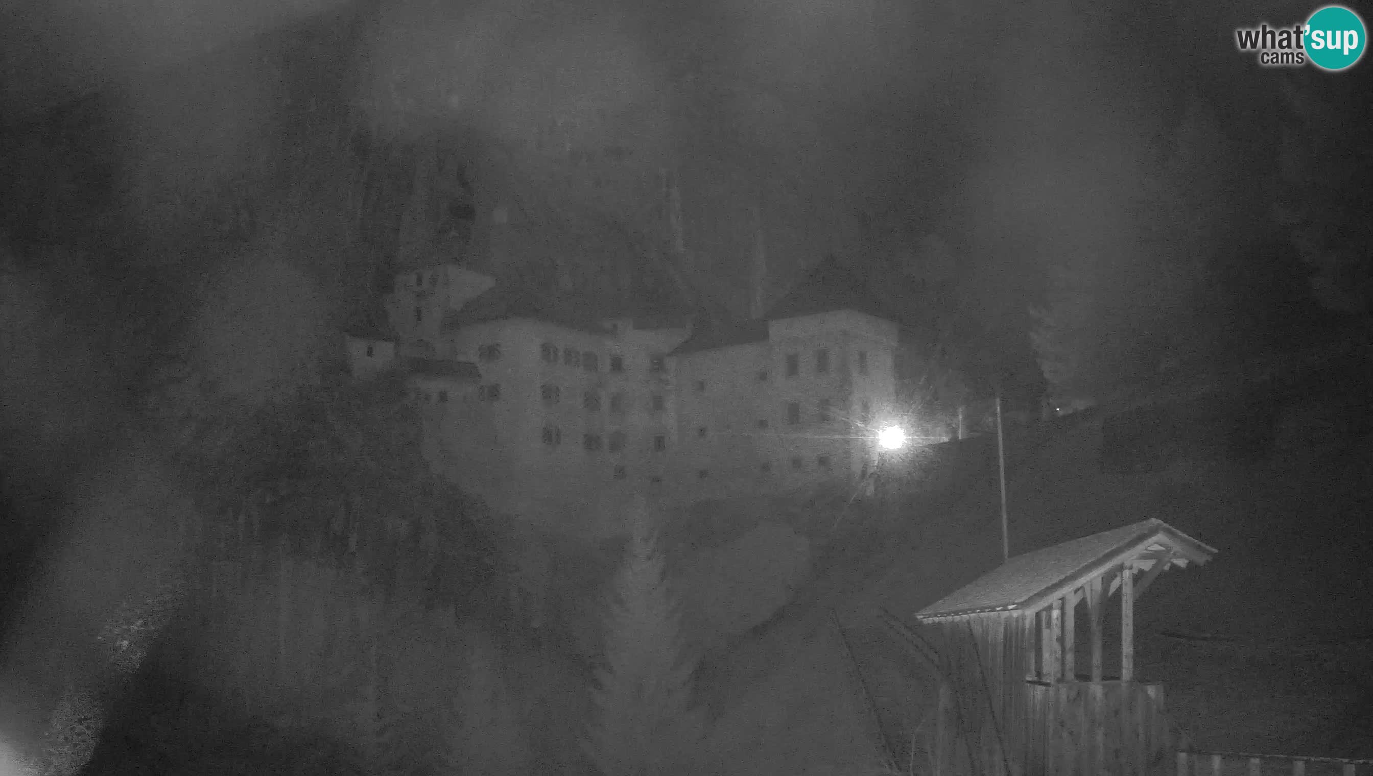 Spletna kamera Predjamski grad – Grad Predjama – Postojna
