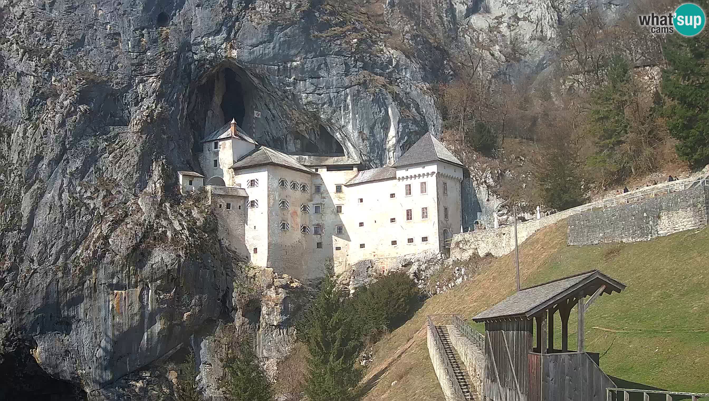 Live Webcam Höhlenburg Predjama – Postojna – Slowenien