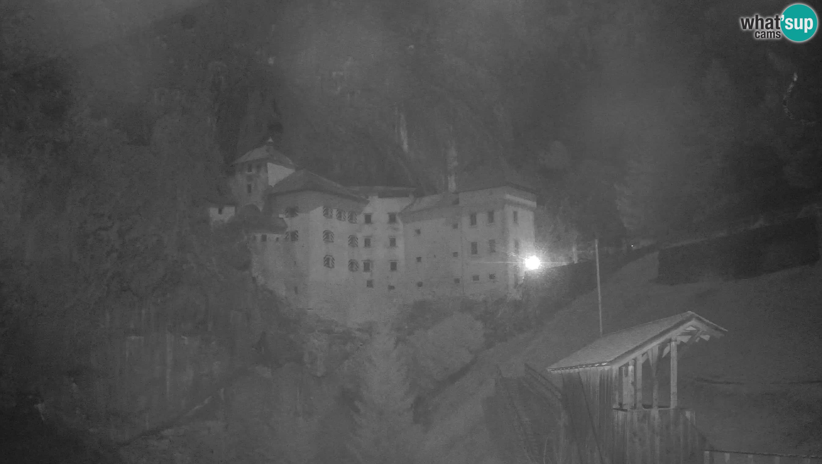 Spletna kamera Predjamski grad – Grad Predjama – Postojna