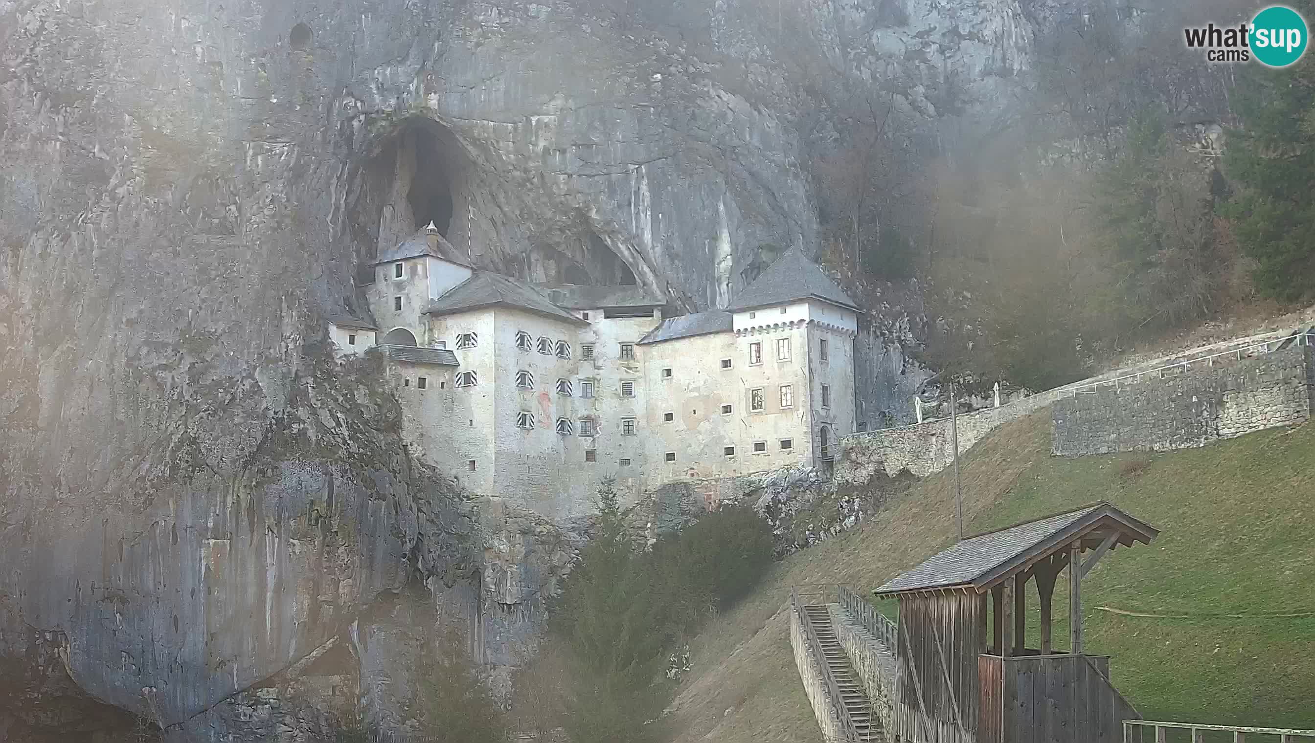 Live Webcam Grad Predjama – Château de Predjama – Postojna – Slovénie
