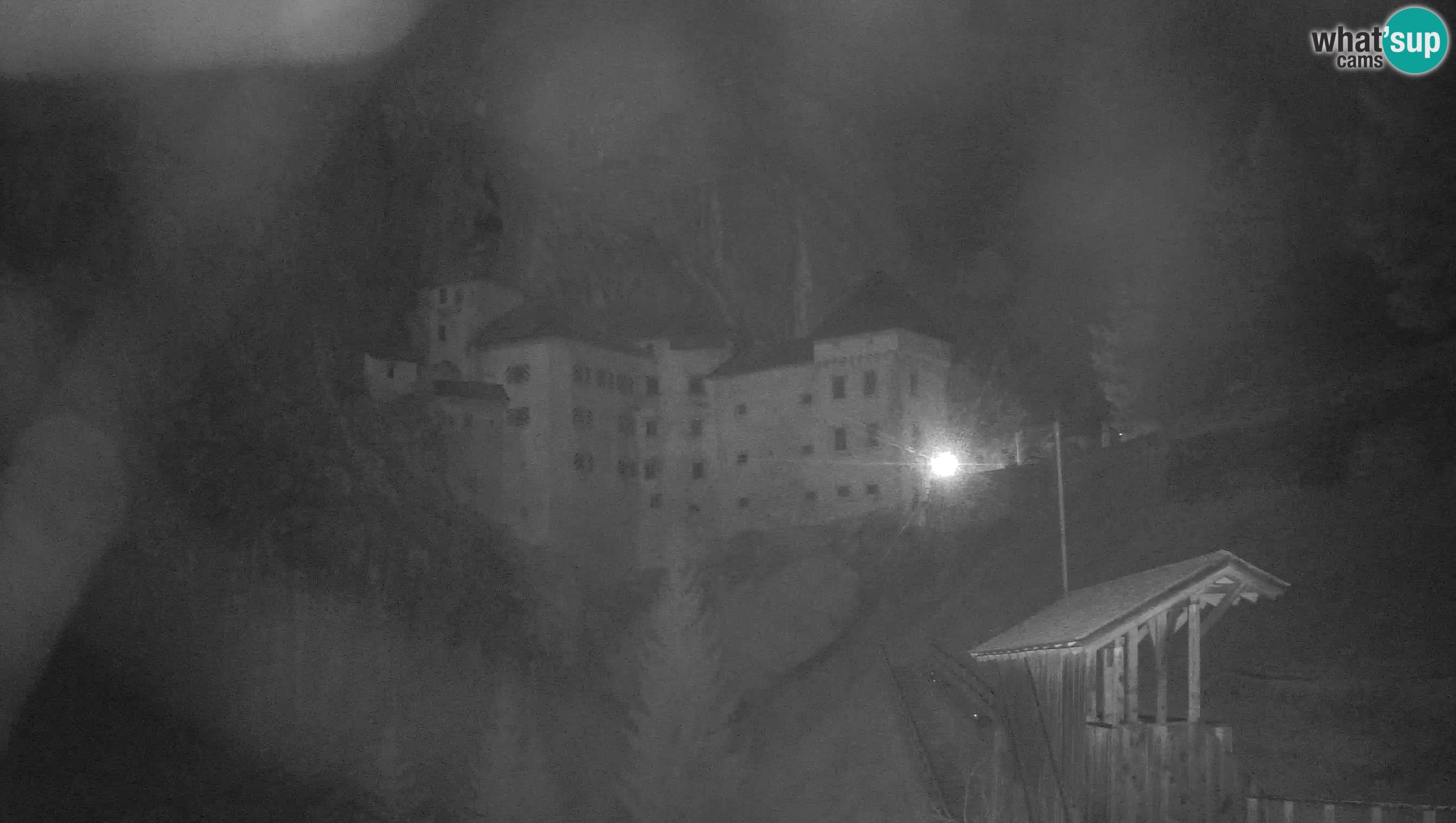 Spletna kamera Predjamski grad – Grad Predjama – Postojna
