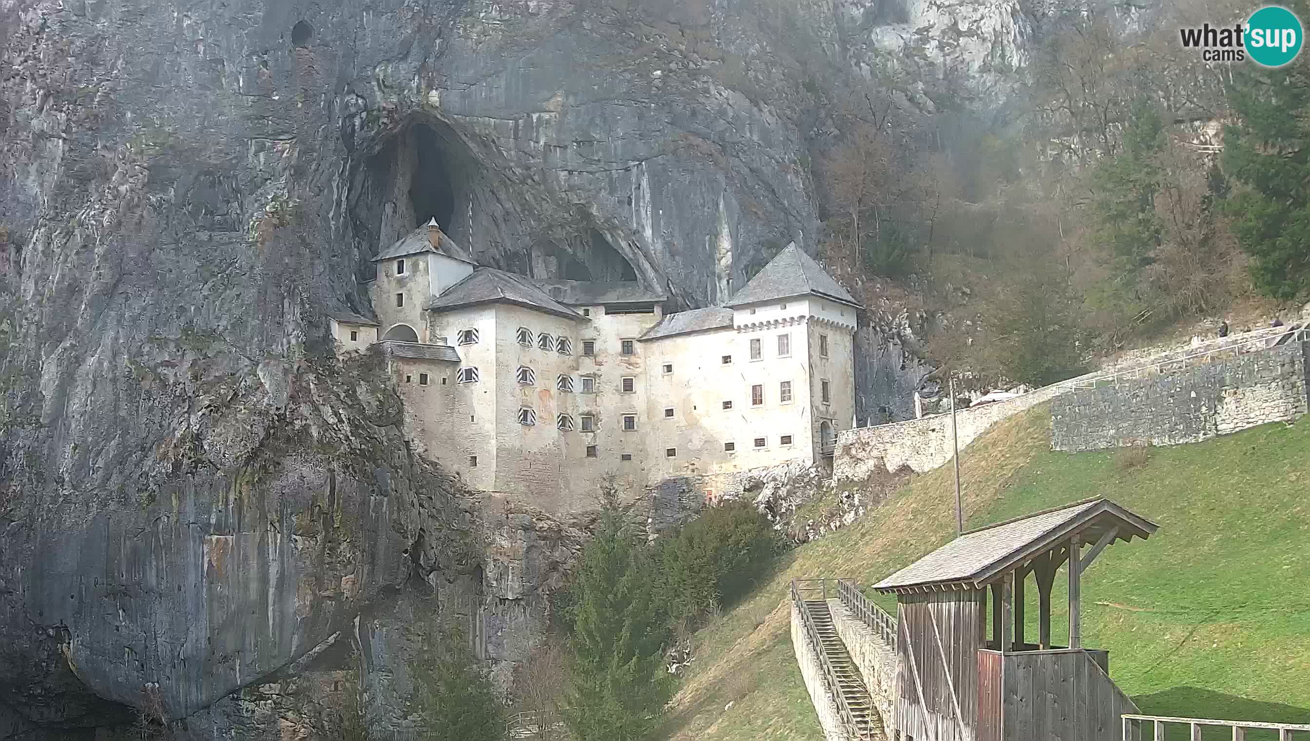 Live Webcam Grad Predjama – Château de Predjama – Postojna – Slovénie