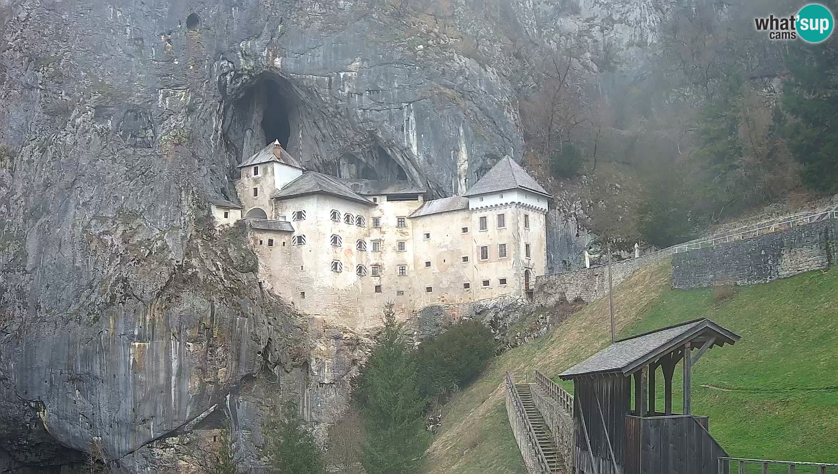 Live Webcam Grad Predjama – Château de Predjama – Postojna – Slovénie