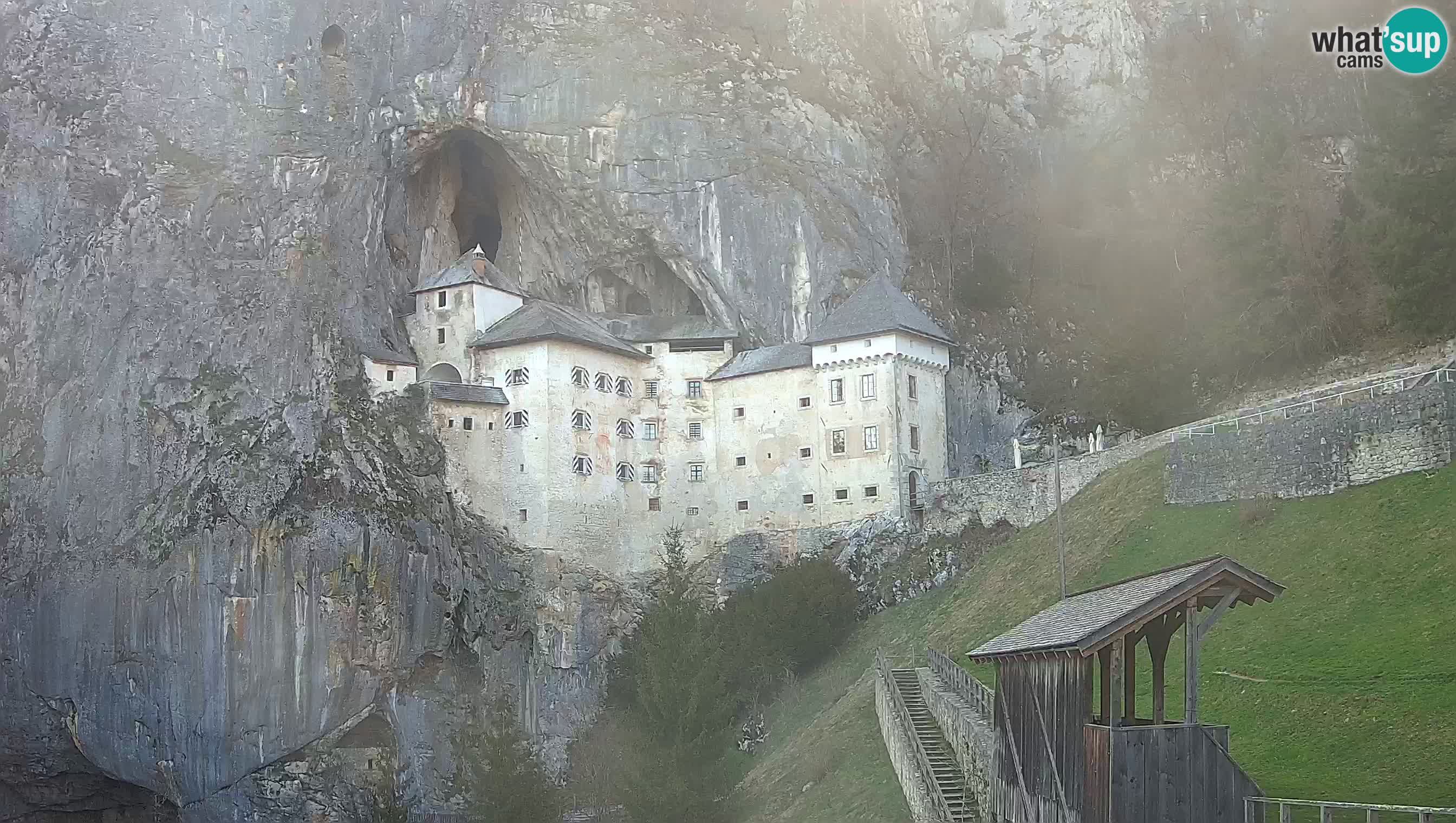 Live Webcam Grad Predjama – Château de Predjama – Postojna – Slovénie