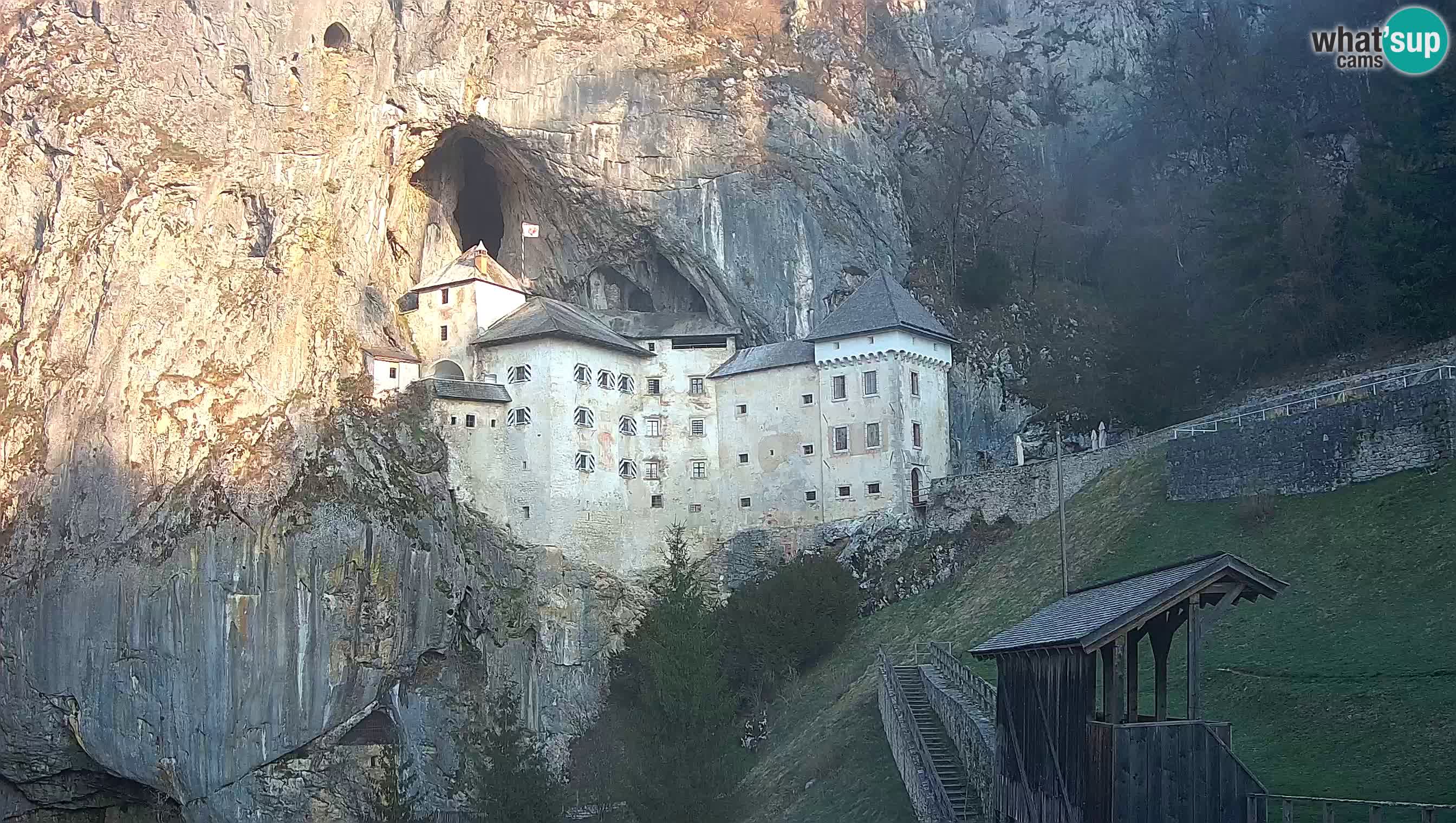 Live Webcam Grad Predjama – Château de Predjama – Postojna – Slovénie