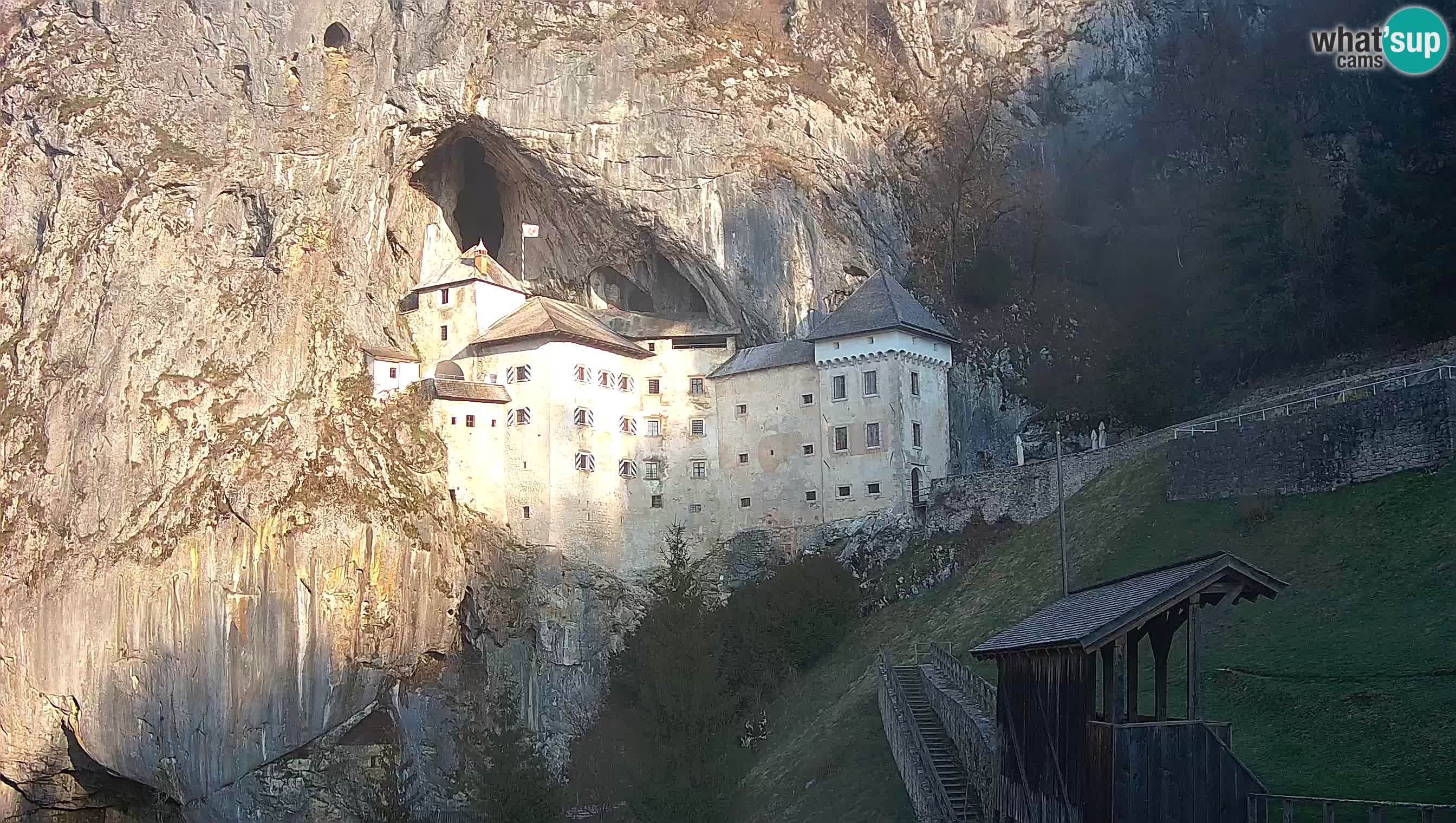 Live Webcam Predjamski grad – Predjama Castle – Postojna – Slovenia