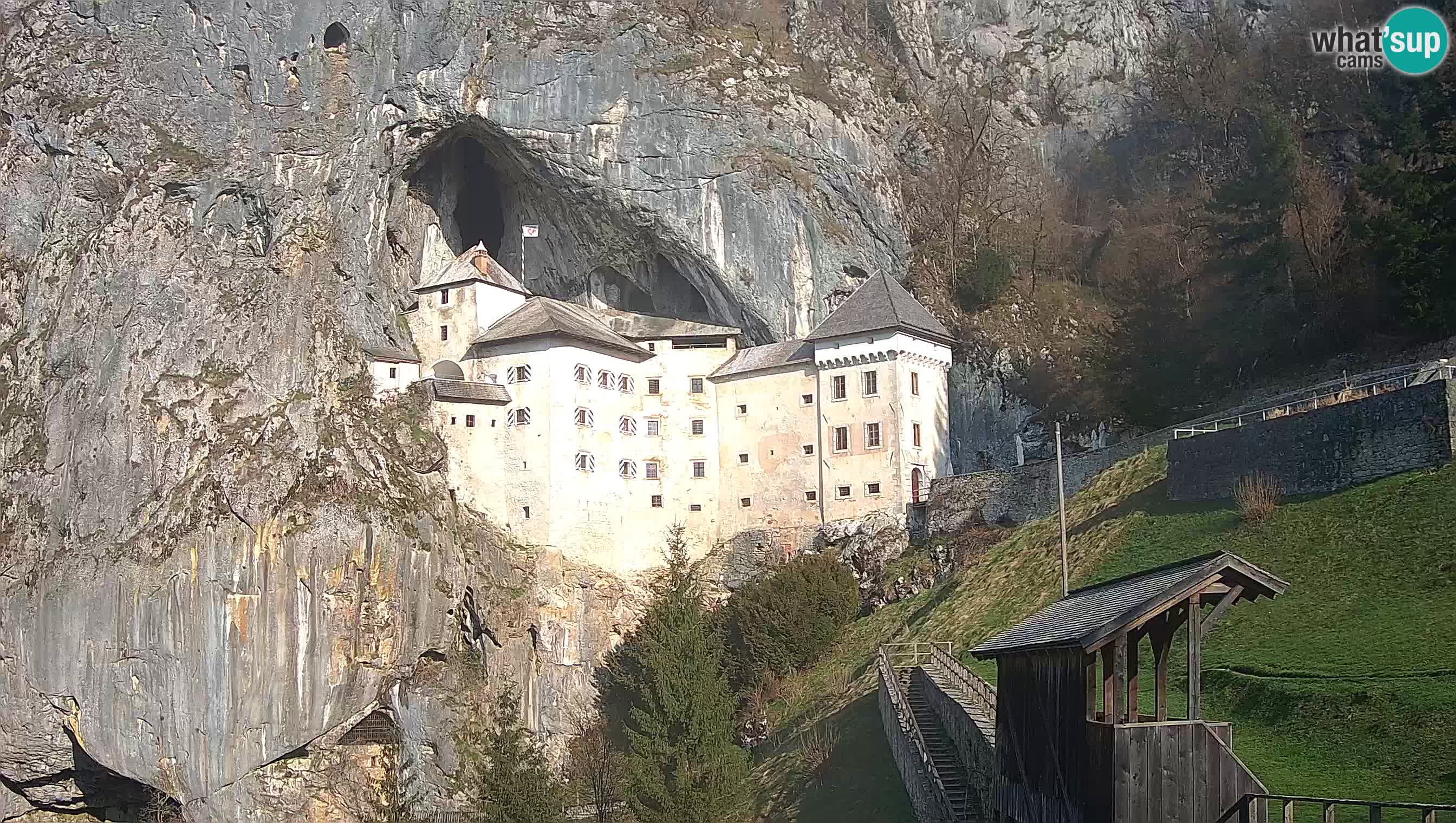 Live Webcam Höhlenburg Predjama – Postojna – Slowenien