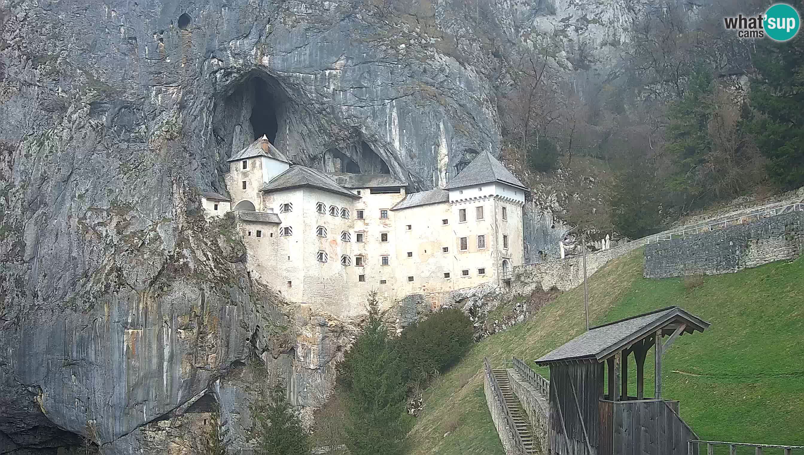 Live Webcam Grad Predjama – Château de Predjama – Postojna – Slovénie