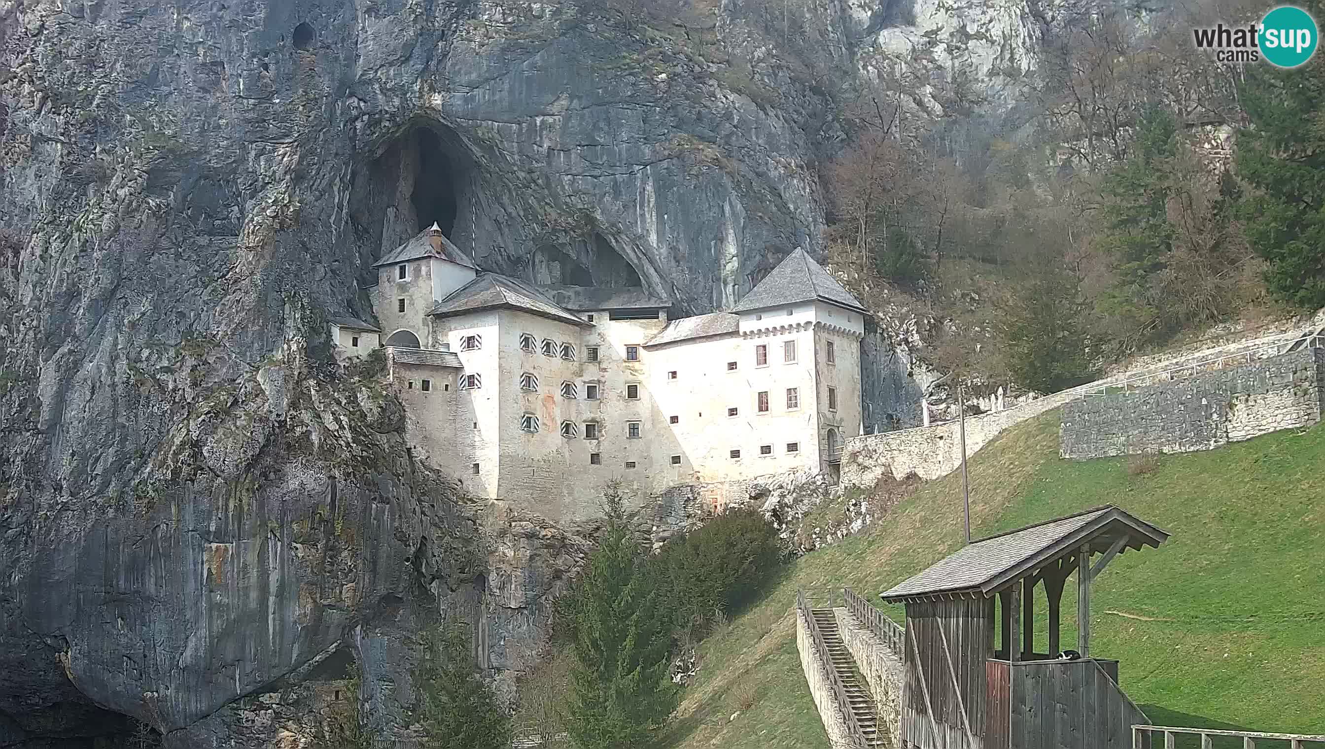 Live Webcam Grad Predjama – Château de Predjama – Postojna – Slovénie