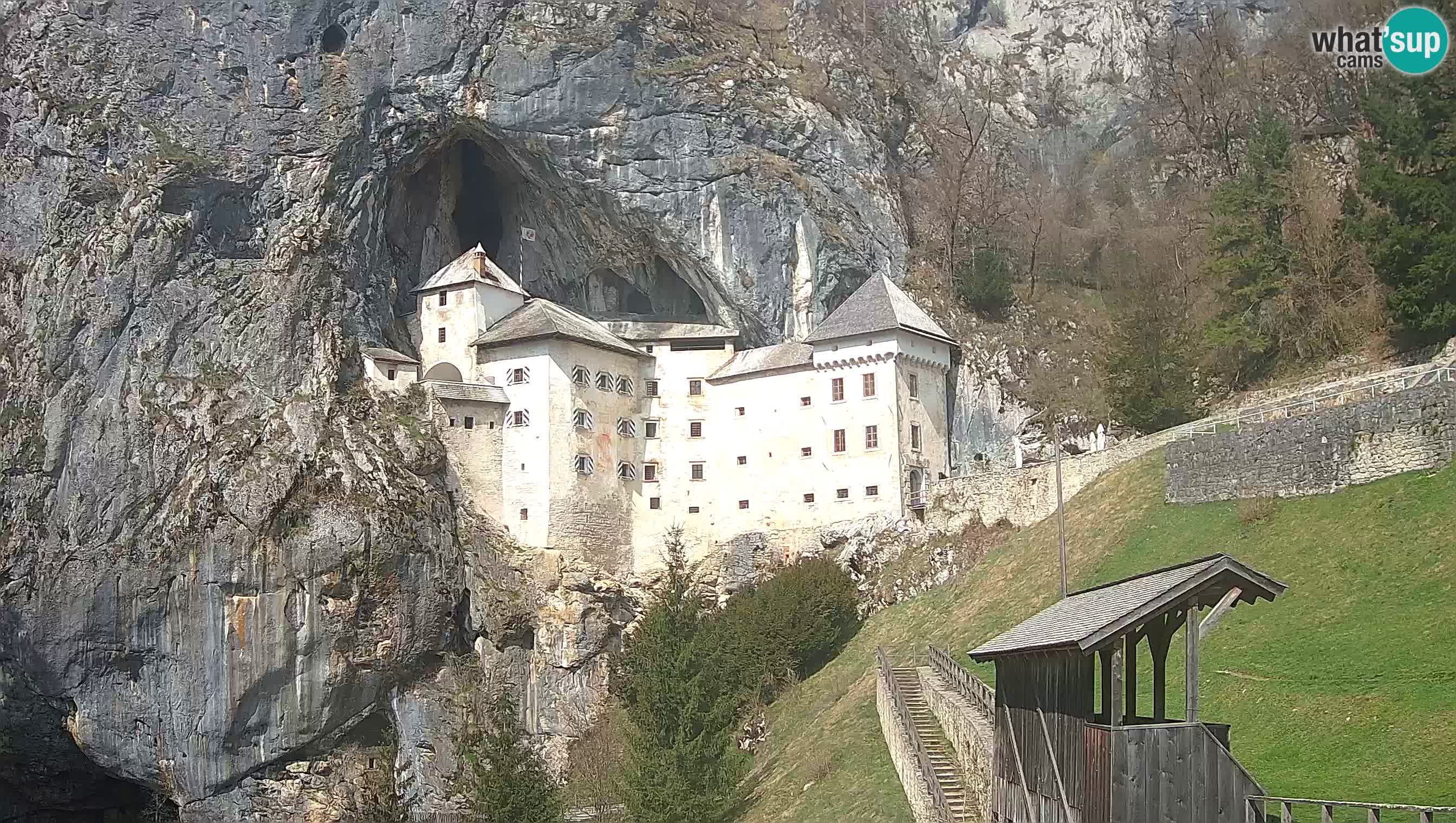 Live Webcam Höhlenburg Predjama – Postojna – Slowenien