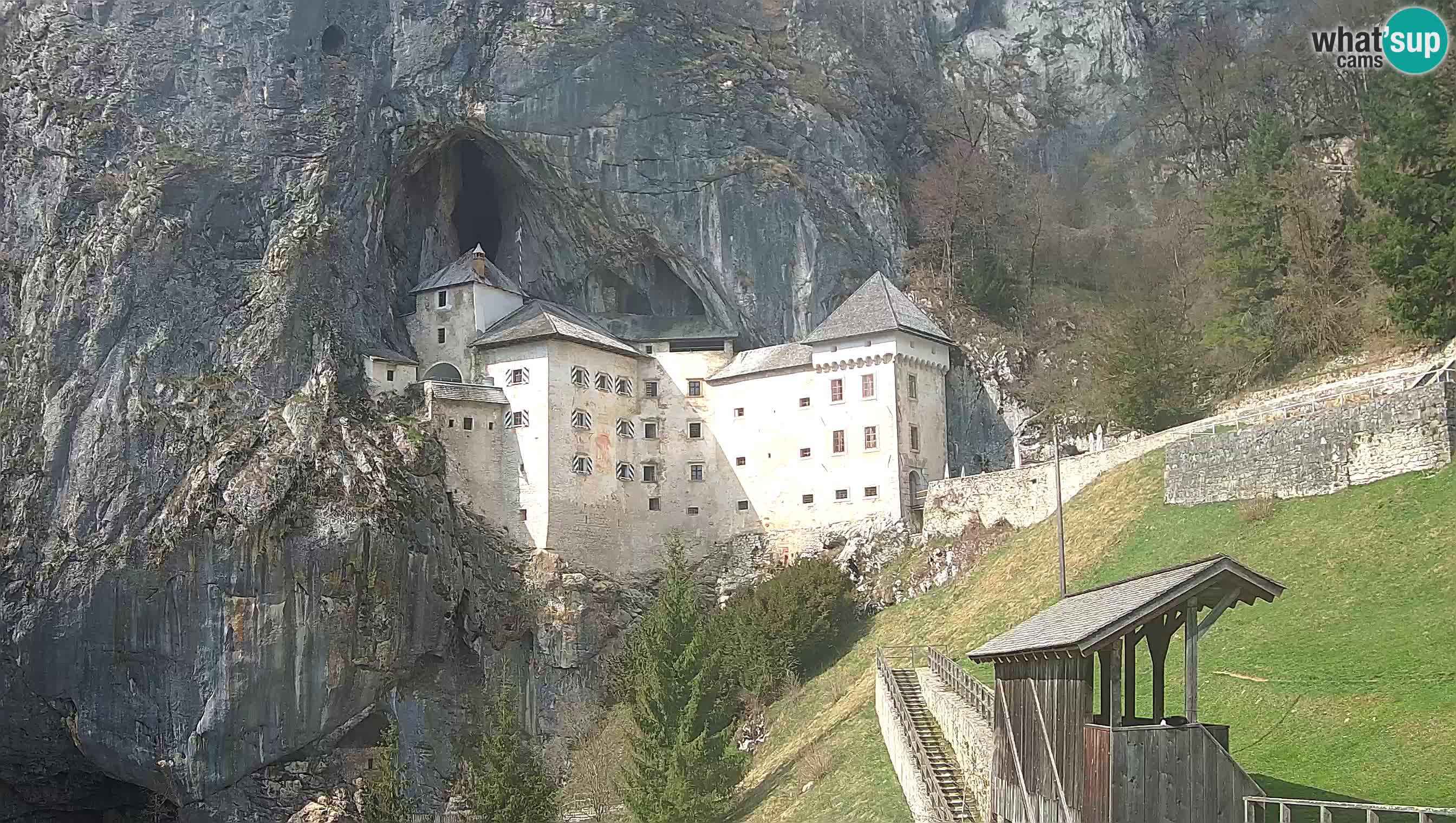 Live Webcam Höhlenburg Predjama – Postojna – Slowenien