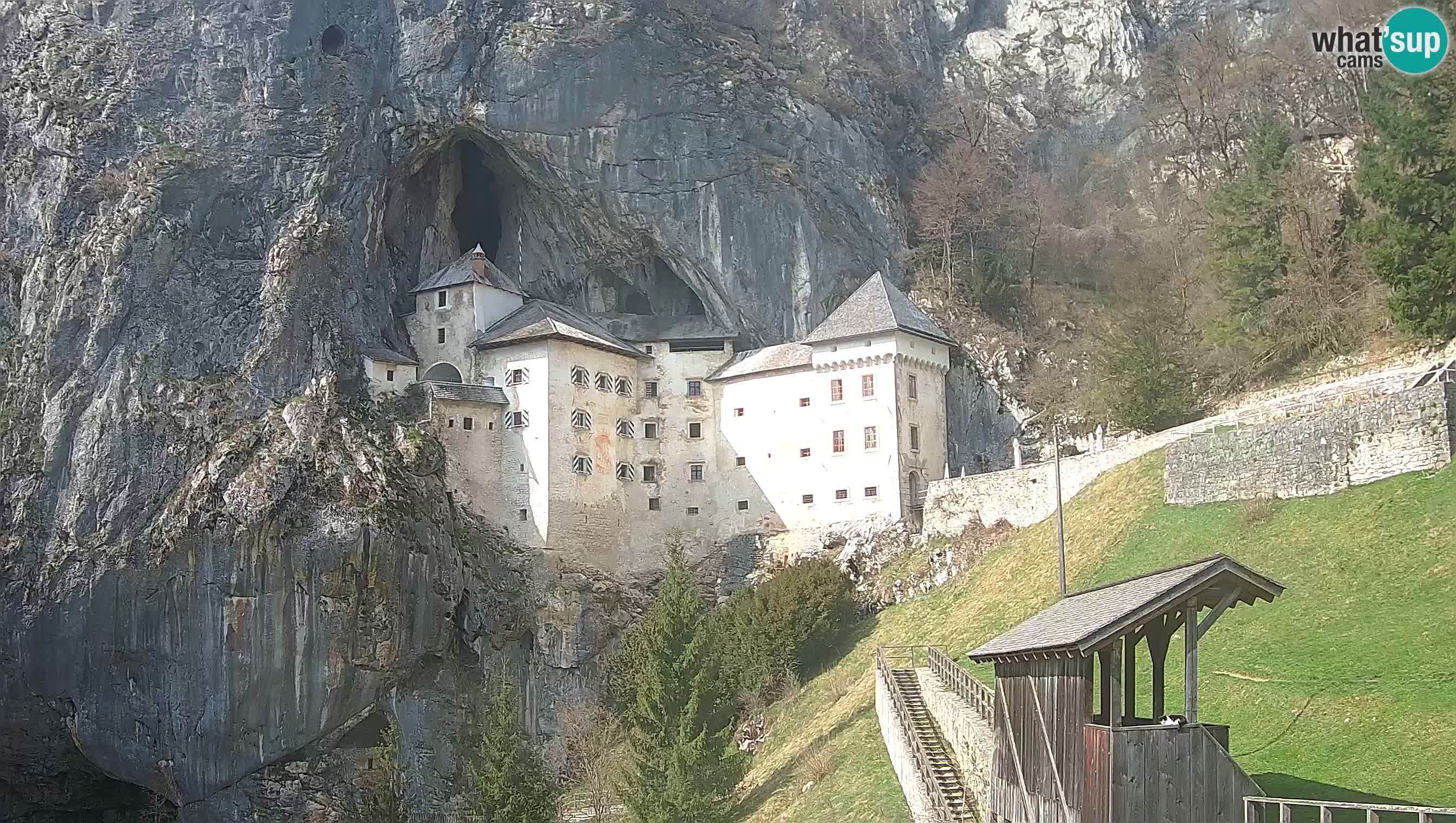 Web kamera Predjamski dvorac – Postojna – Slovenija