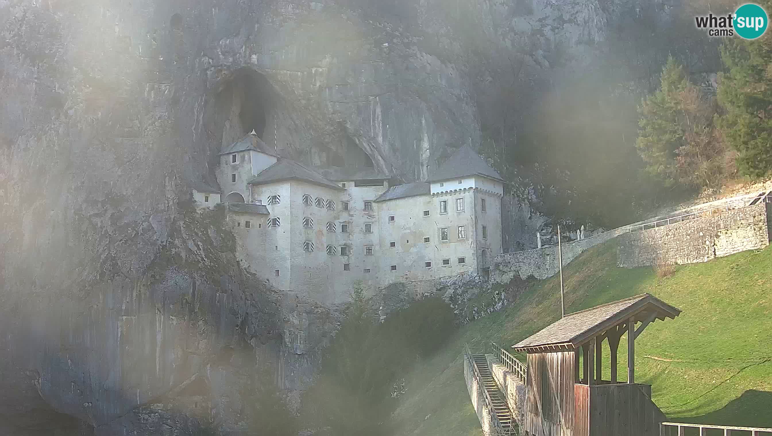Live Webcam Grad Predjama – Château de Predjama – Postojna – Slovénie