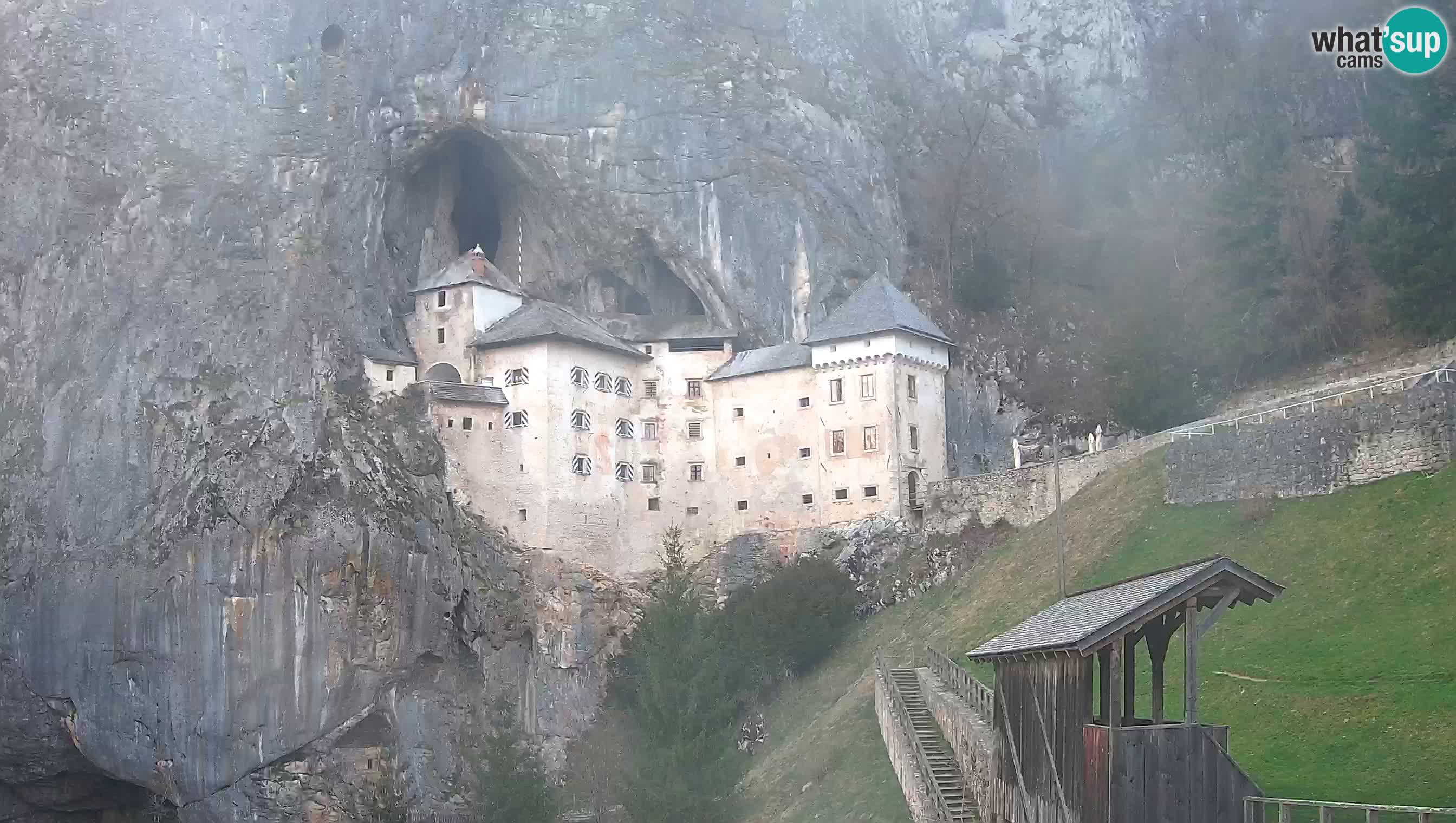 Live Webcam Grad Predjama – Château de Predjama – Postojna – Slovénie