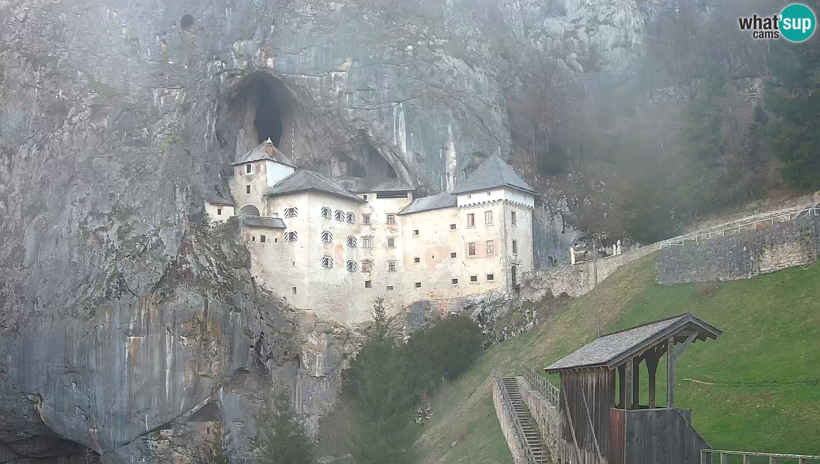Live Webcam Höhlenburg Predjama – Postojna – Slowenien
