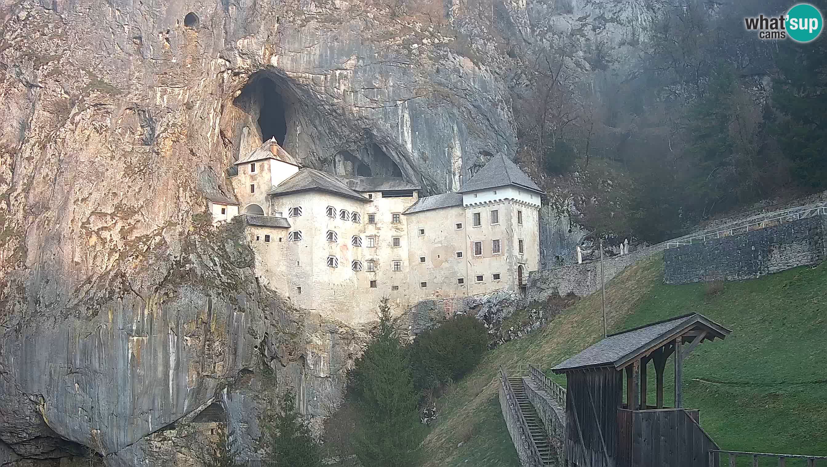 Web kamera Predjamski dvorac – Postojna – Slovenija