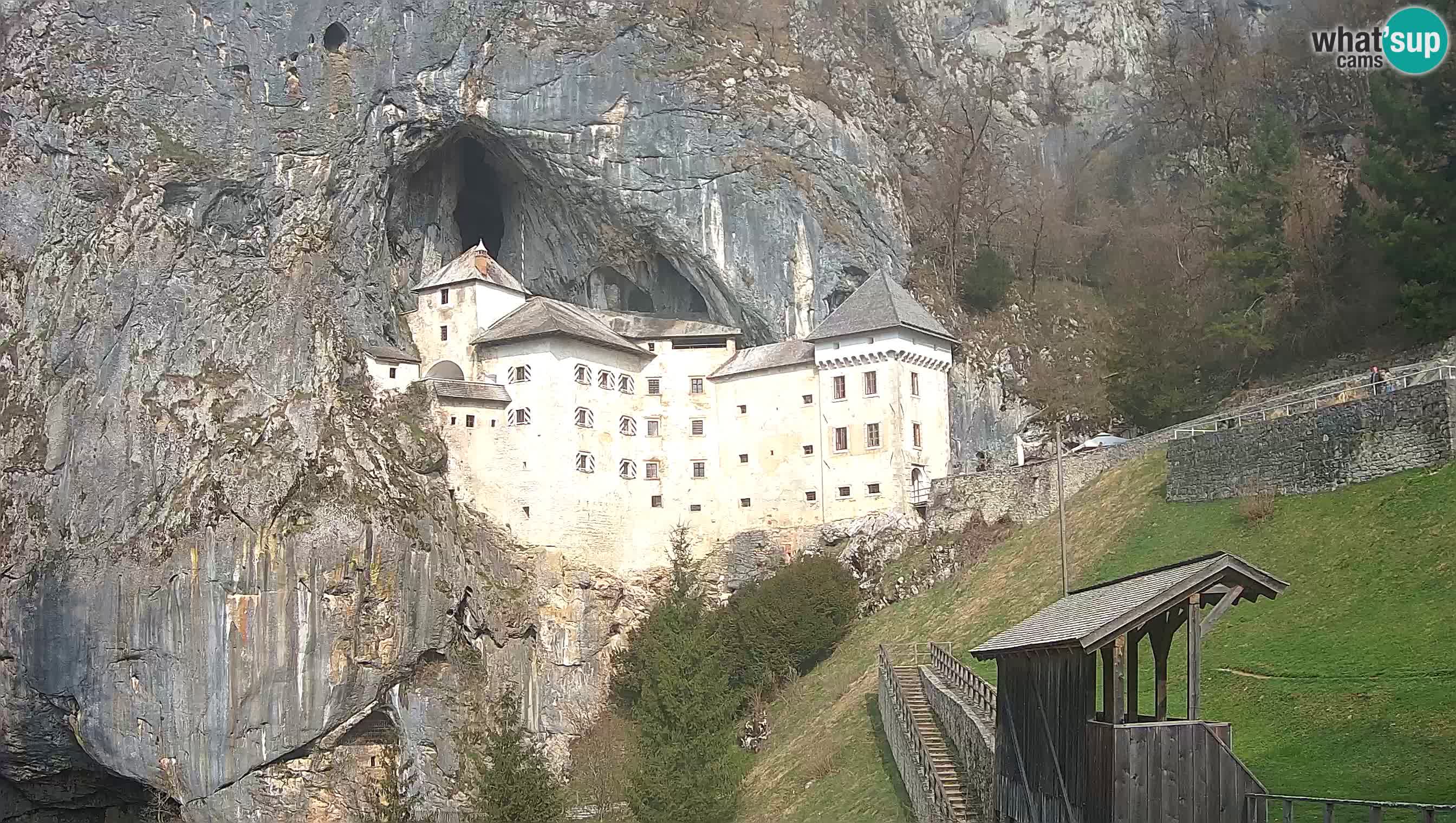 Live Webcam Grad Predjama – Château de Predjama – Postojna – Slovénie