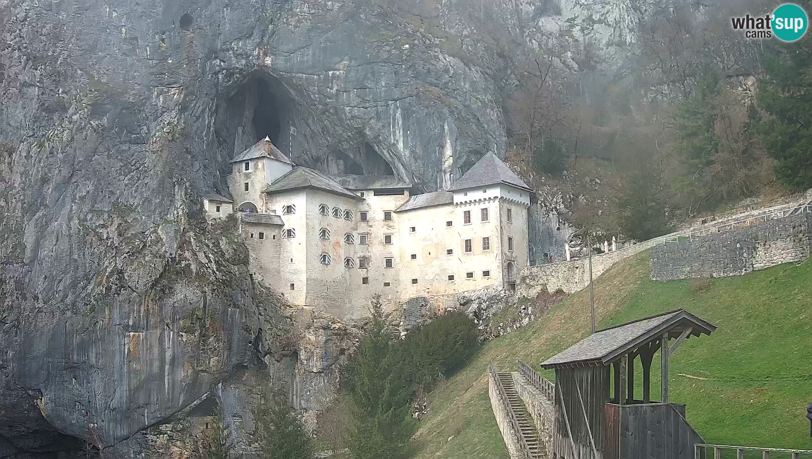 Live Webcam Grad Predjama – Château de Predjama – Postojna – Slovénie